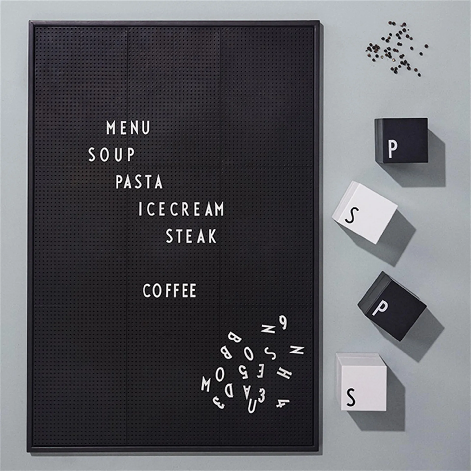 Design Letters 字母信箱, 白色字母 Design Letters