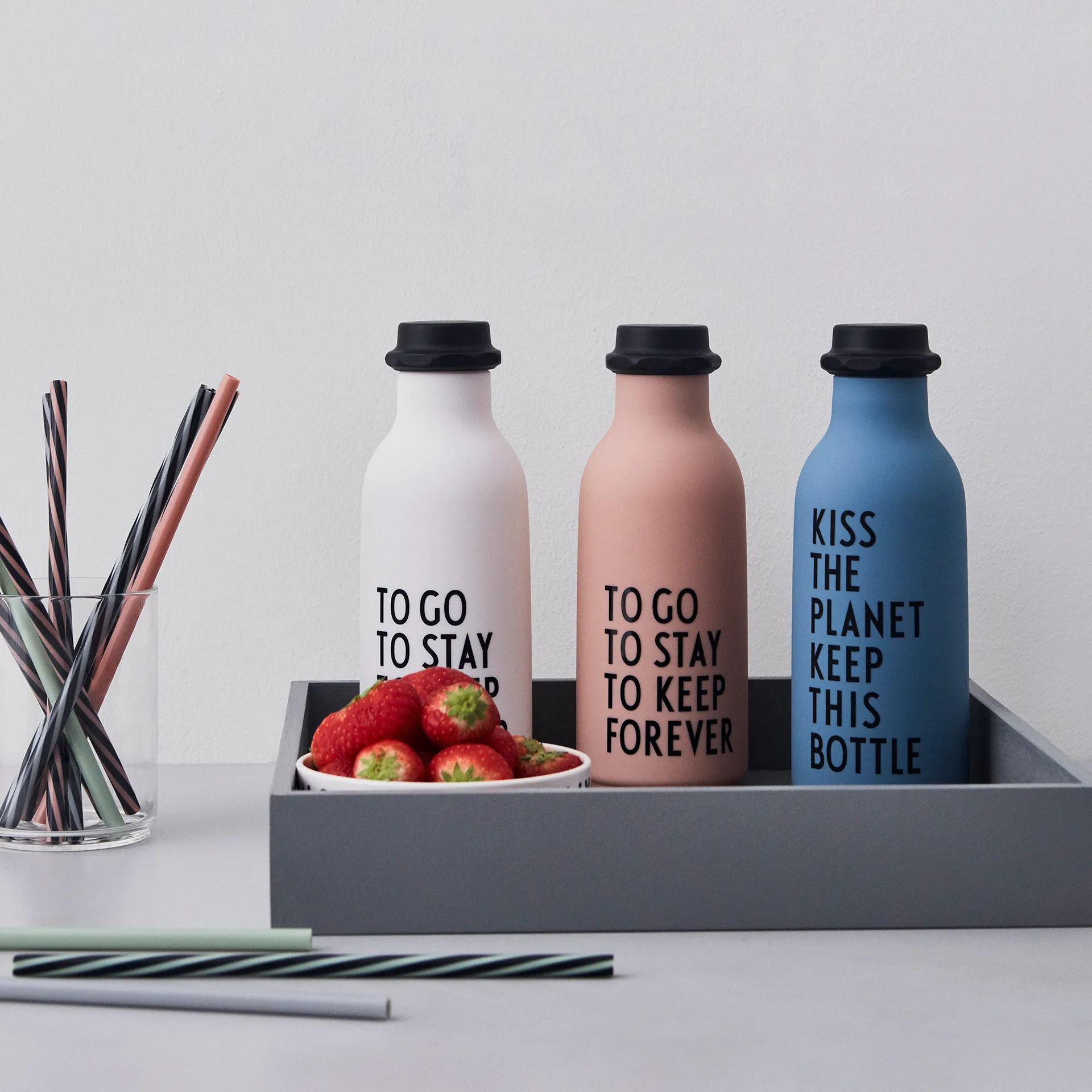 TO GO drinking bottle Special Edition, 白色 Design Letters