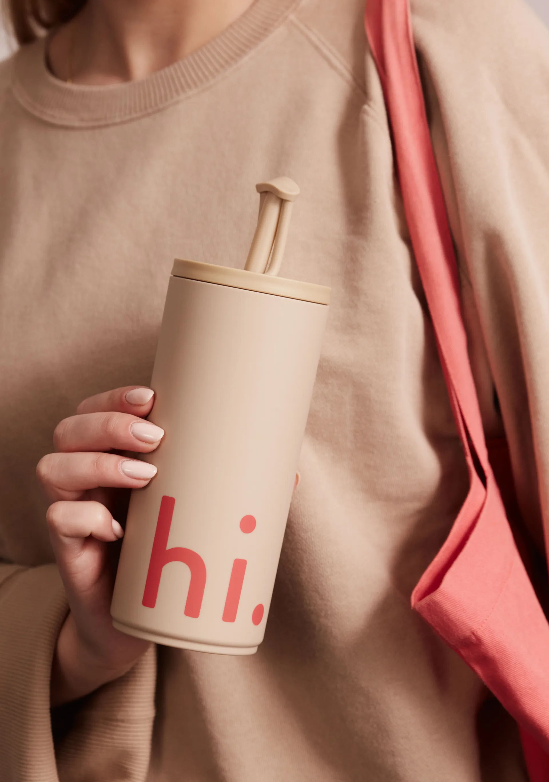 Travel Life 带吸管保温瓶 500ml, 高亮米色 Design Letters