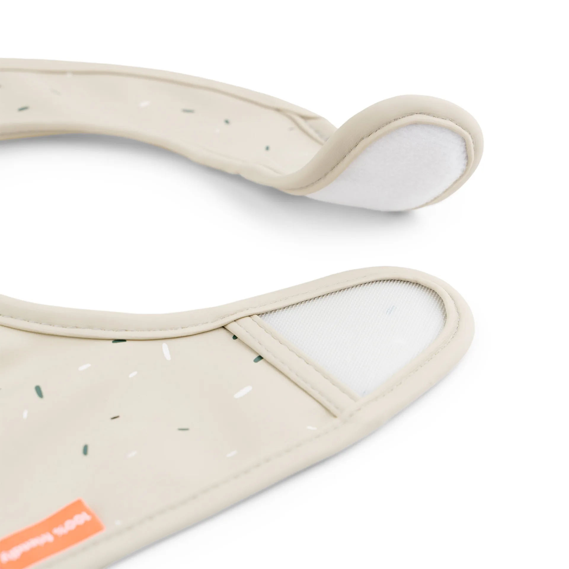 Lalee bib with velcro 两件套装, 沙色 Done by deer