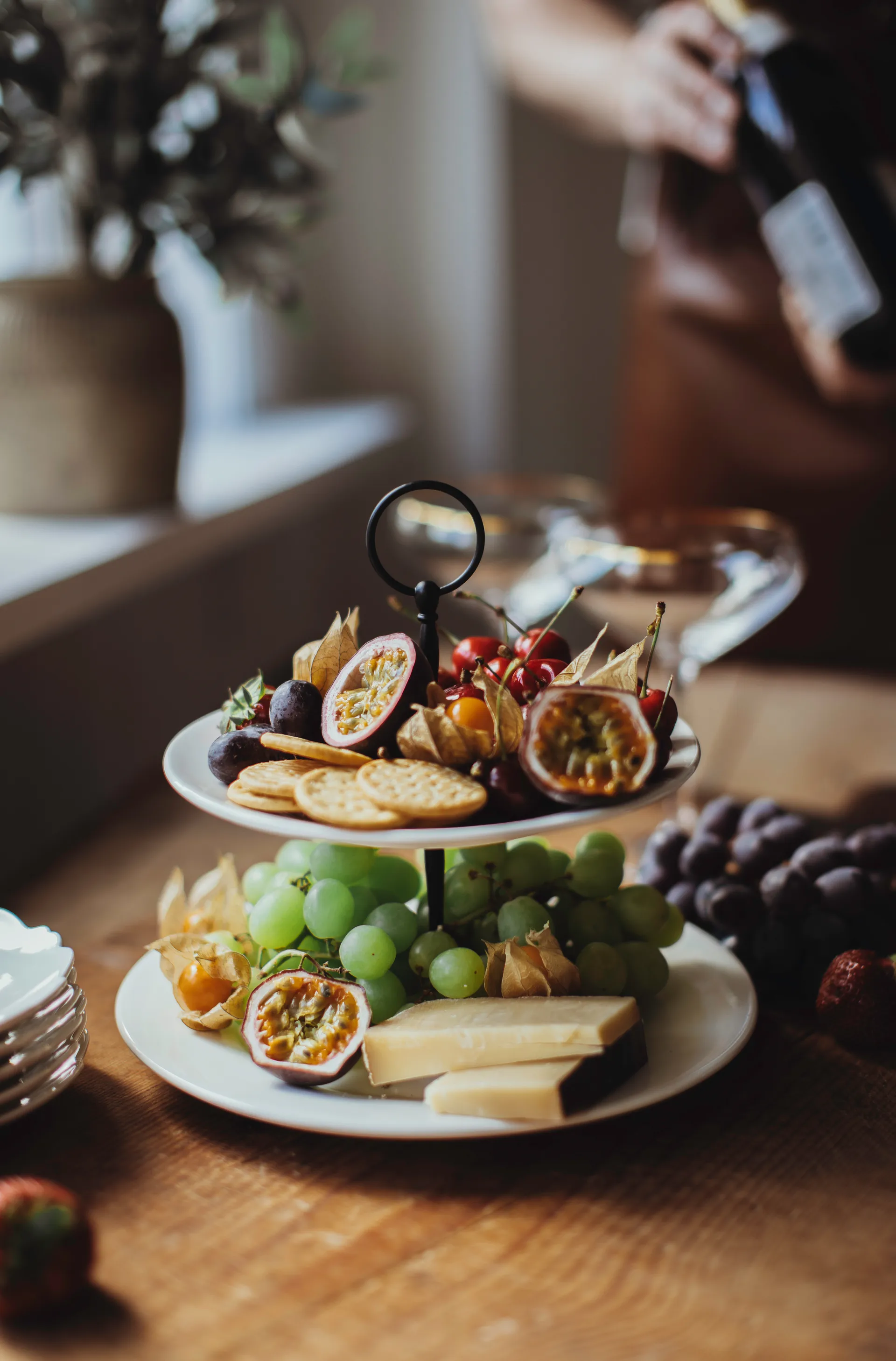 Kafi 双层陶瓷蛋糕架点心架, 白色 Dorre