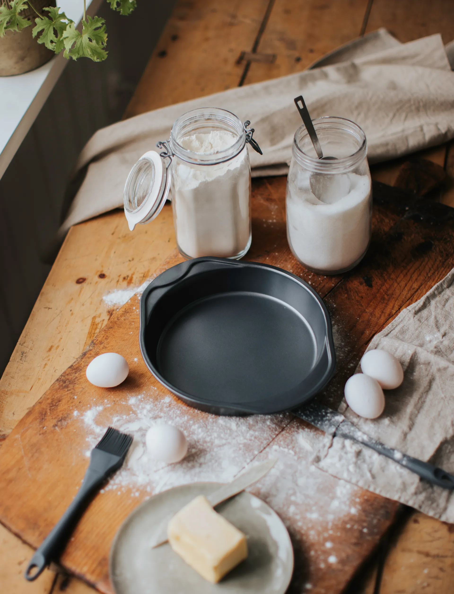 Karabo baking tin Ø24.5 cm, 灰色-黑色 Dorre