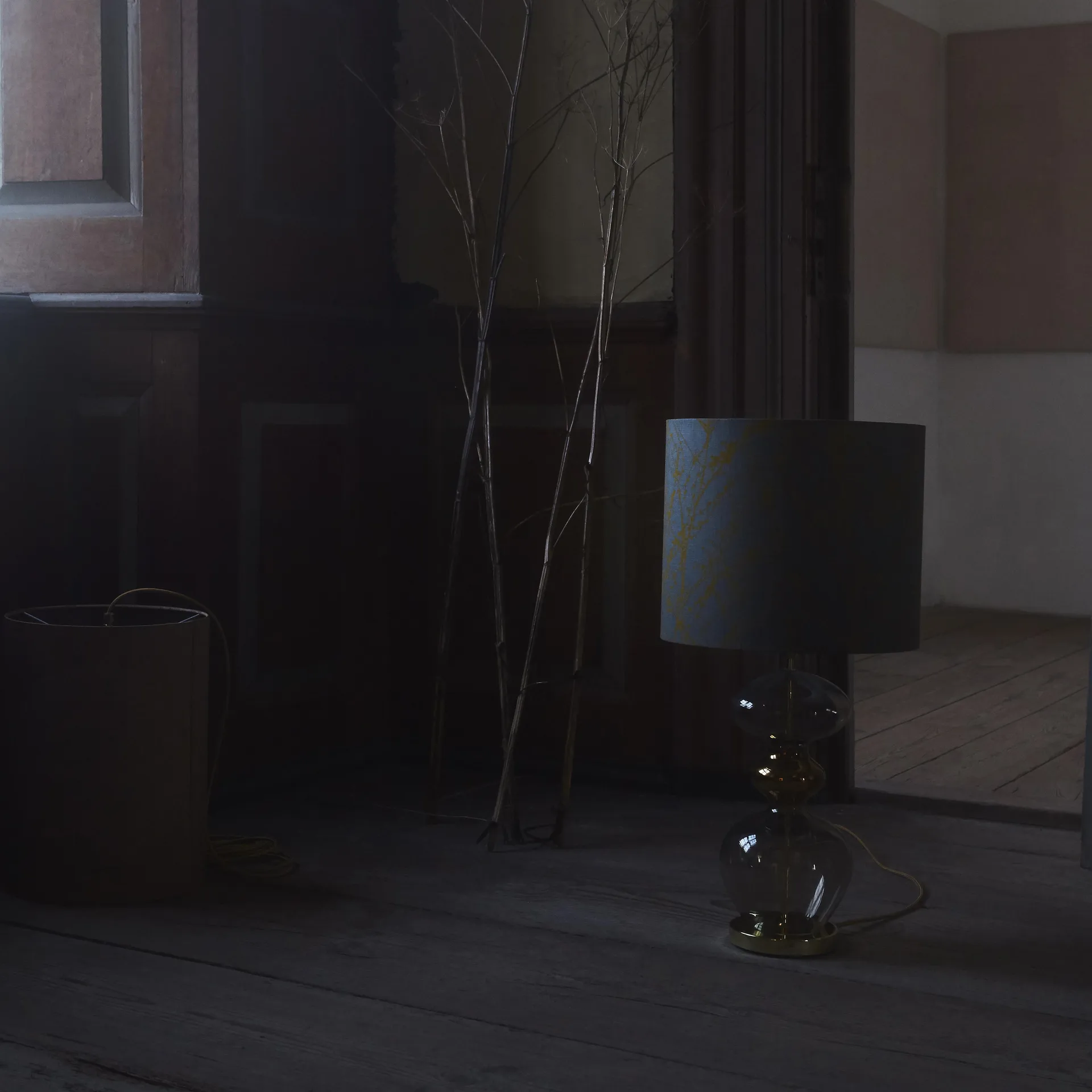 Futura 灯座, clear + gold-colou红色 cord EBB & FLOW