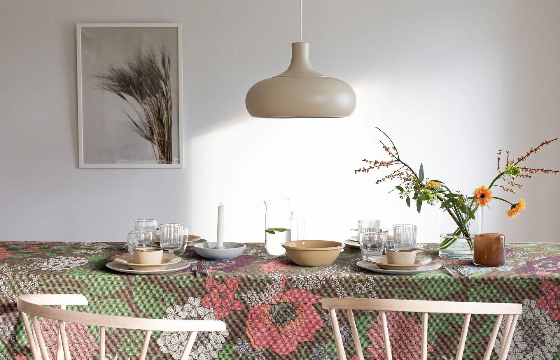 Blomsterfång 桌布 145x145cm, 多色混色 Ekelund Linneväveri