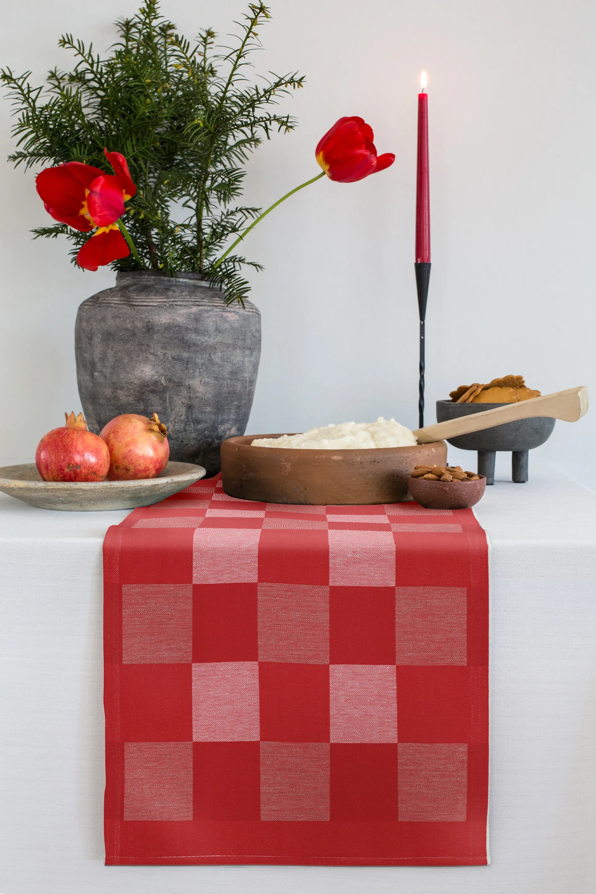 Schack 桌旗 red, 35x110 cm Ekelund Linneväveri