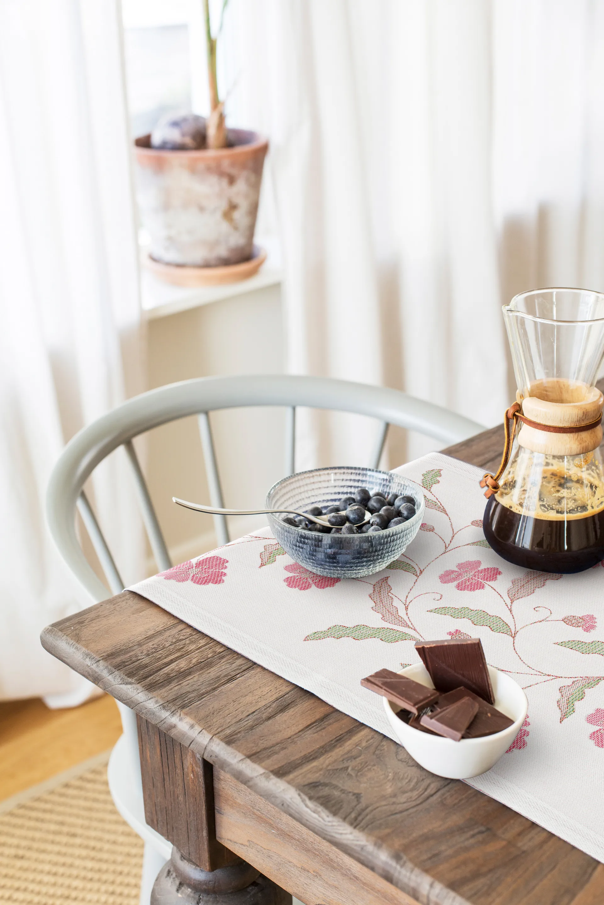 Vindvallmo 桌布（runner）, 35x120 cm Ekelund Linneväveri