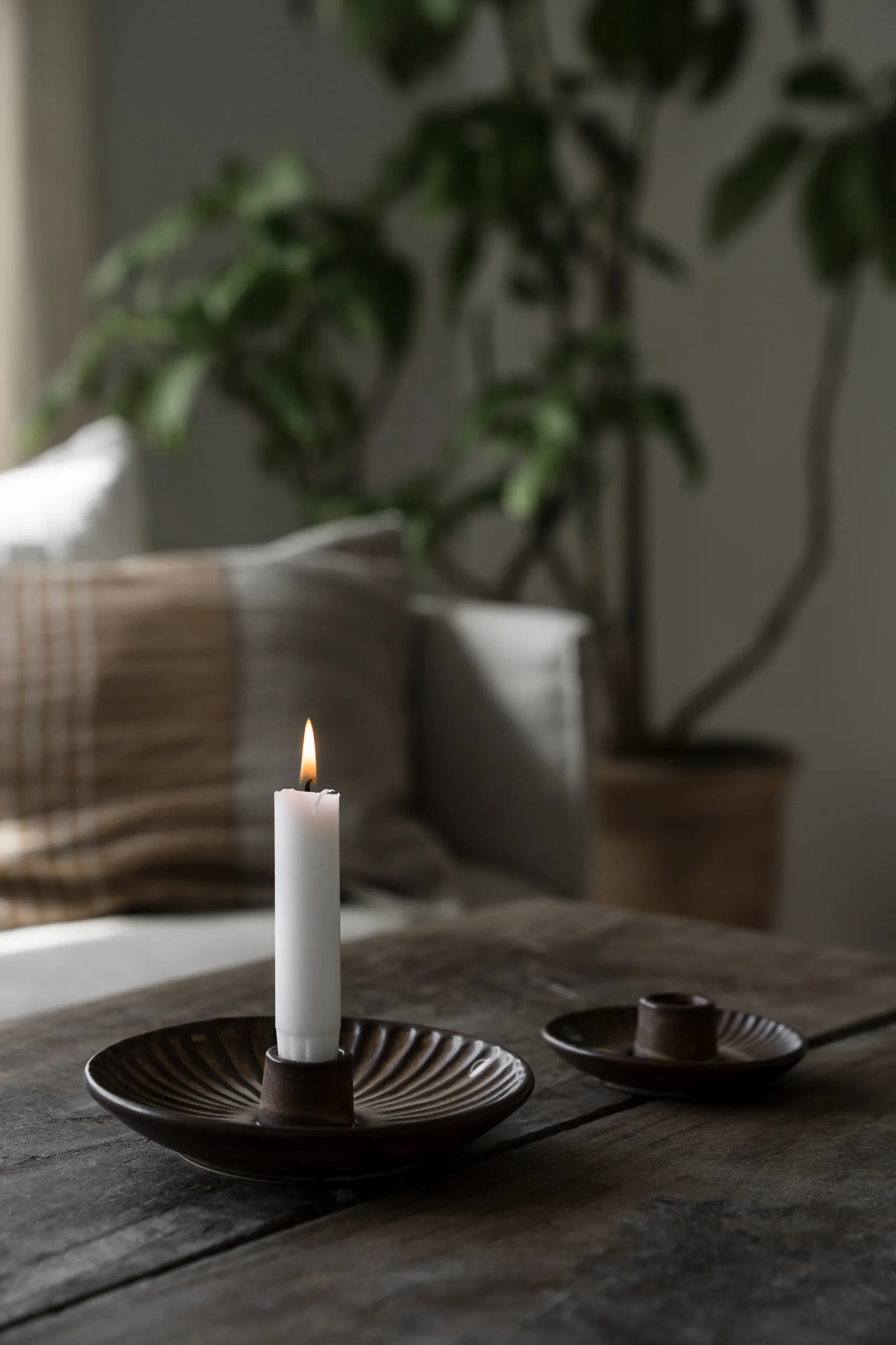 Ernst 烛台 Ø16x3.5 cm, 褐色-米色 ERNST