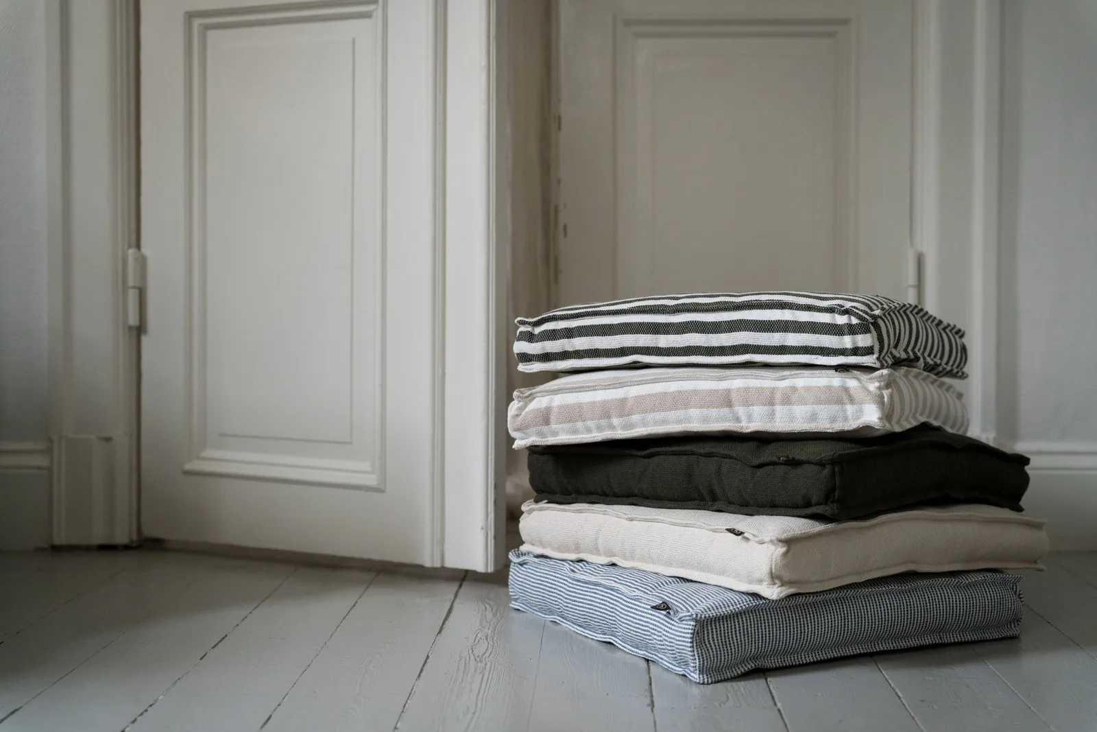 Ernst 座垫 45x45 cm, 蓝色-白色 ERNST