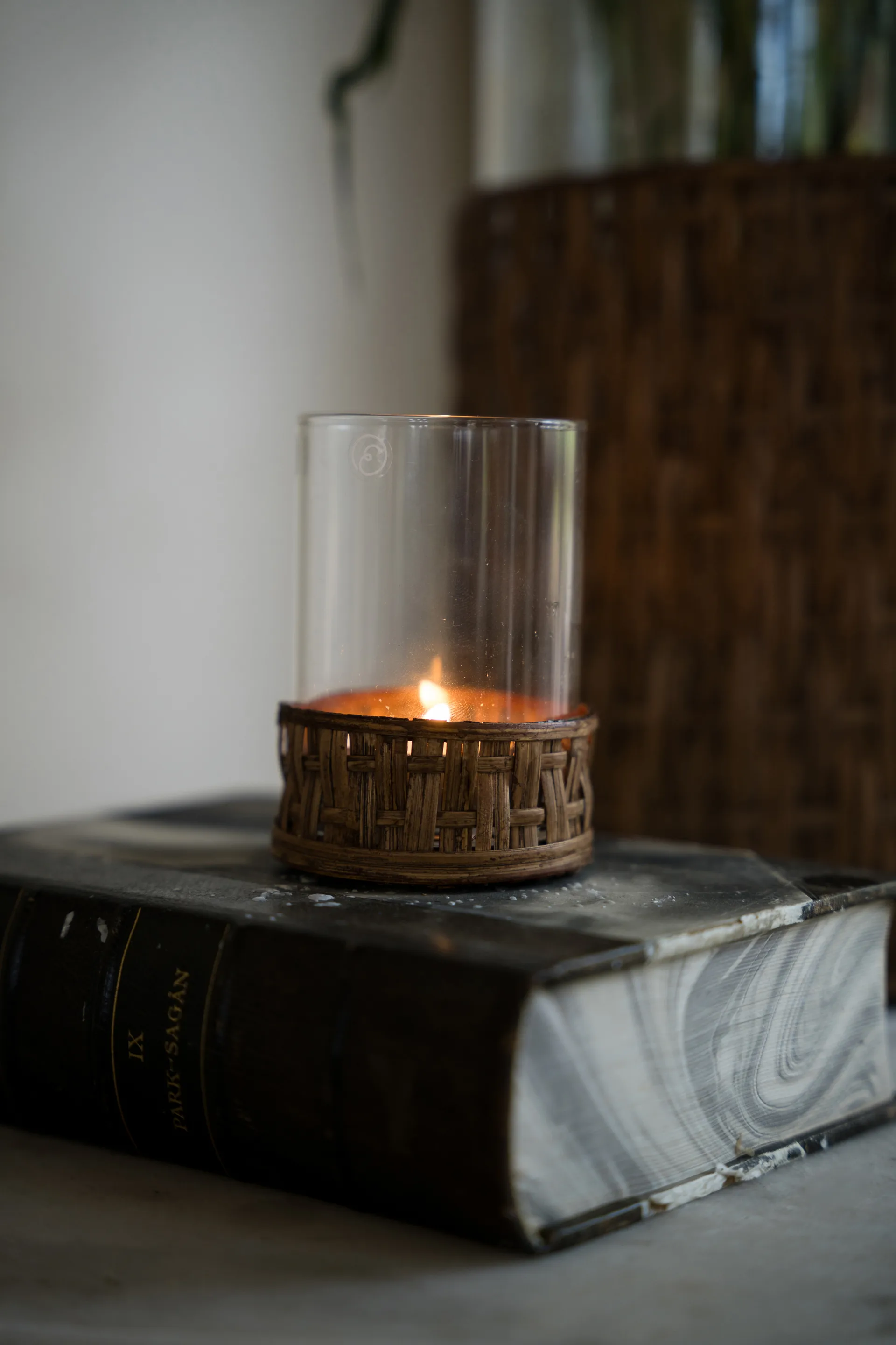 Ernst 花瓶/烛台 in 篮子, 深褐色, Ø7x8.5 cm ERNST