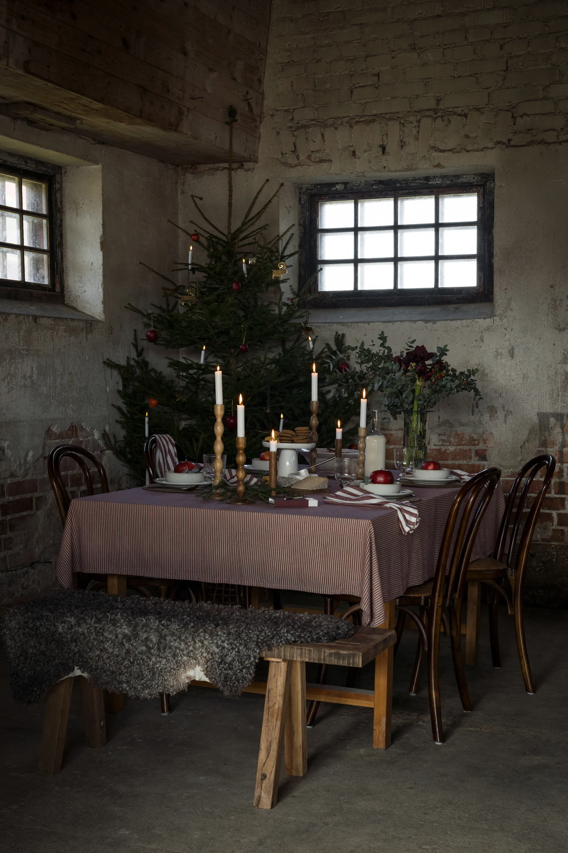 Ernst 桌布 narrow stripes 145x300 cm, 红色-米色 ERNST