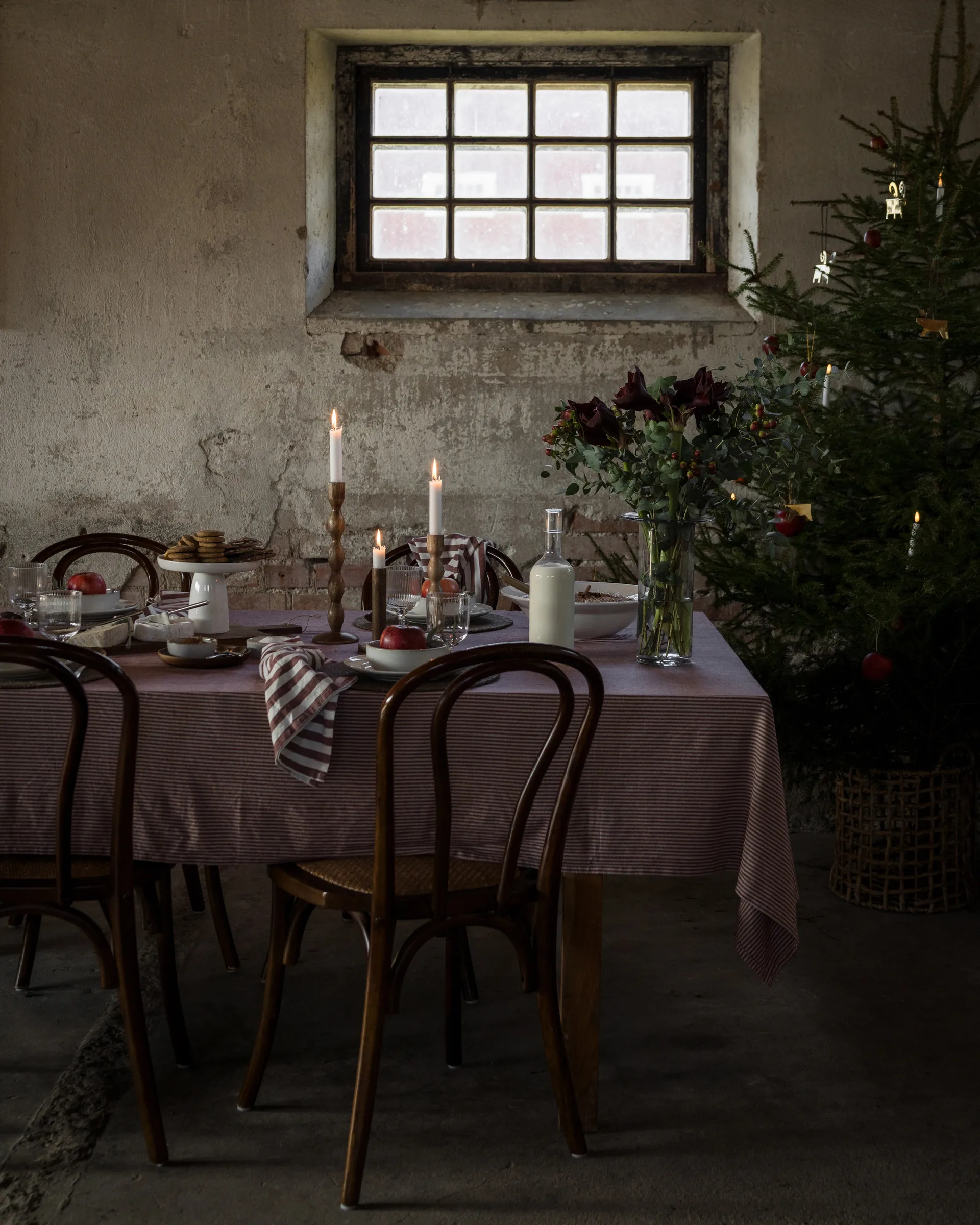 Ernst 桌布 narrow stripes 145x300 cm, 红色-米色 ERNST