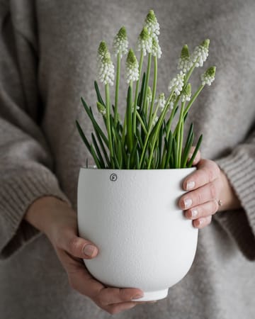 Ernst 花盆  on foot natural white - H15 cm Ø14 cm - ERNST