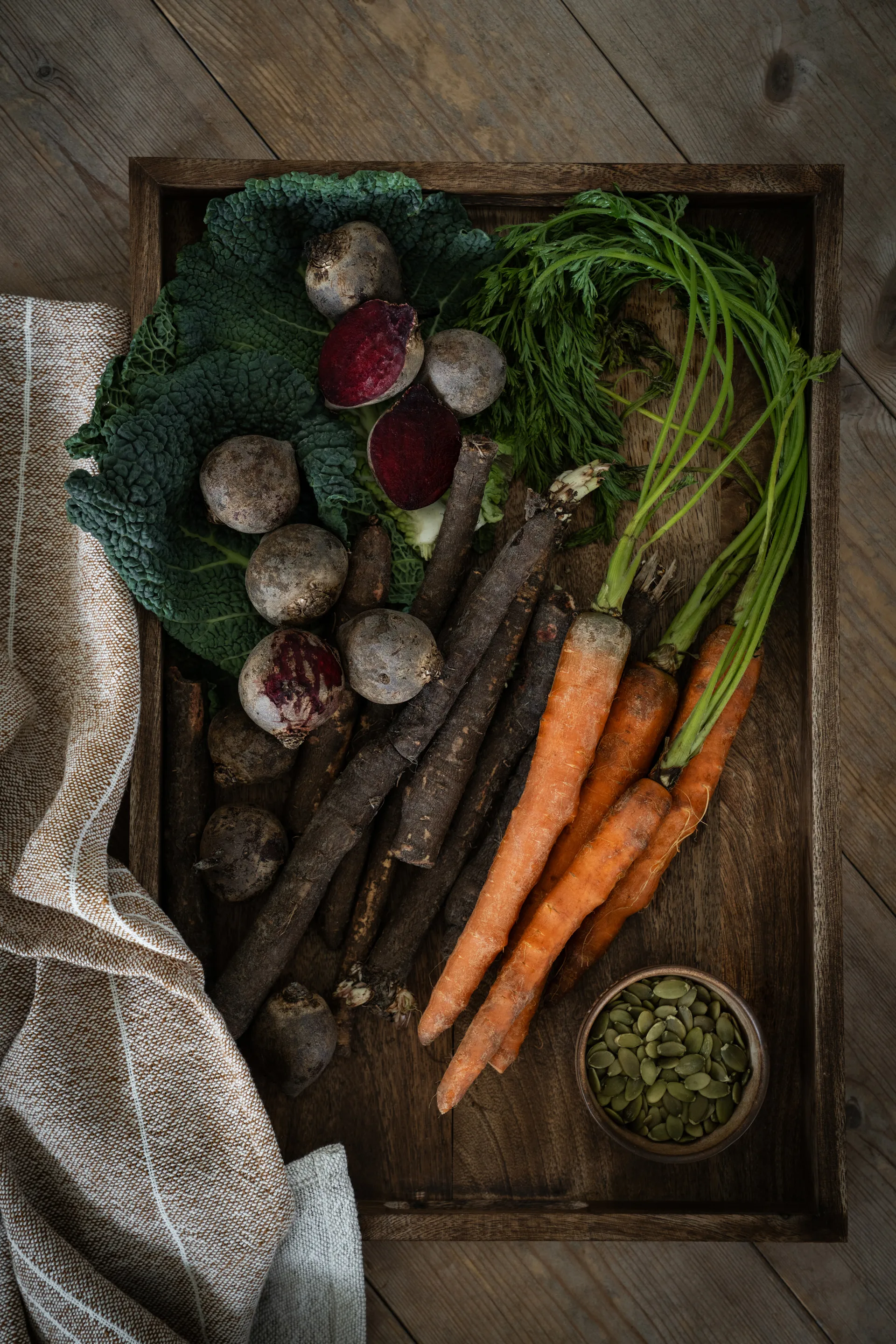 Ernst serving 托盘 30x45 cm, 深褐色 ERNST