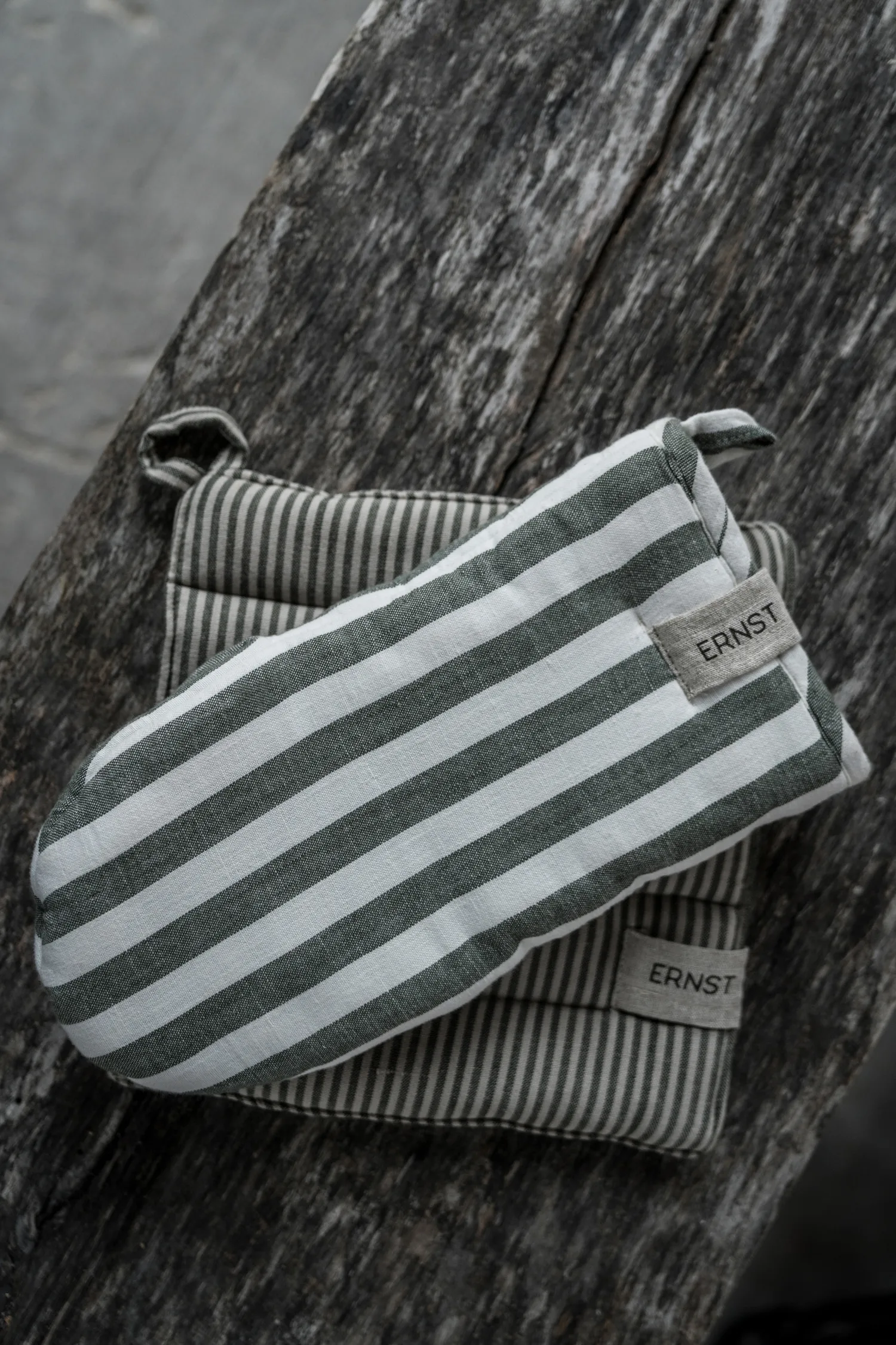 Ernst 烤箱手套 wide stripes, 绿色-白色 ERNST