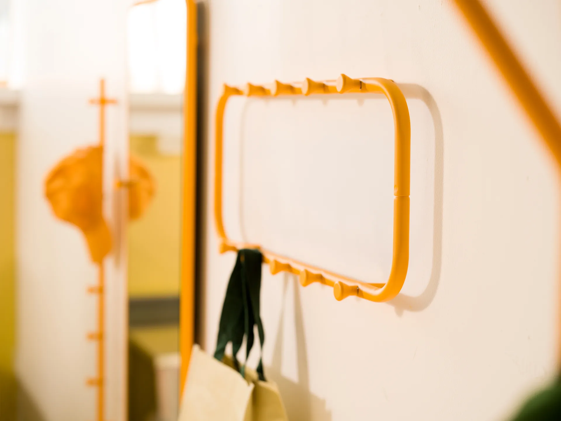 Classic coat rack 100 cm, Sun 黄色 Essem Design