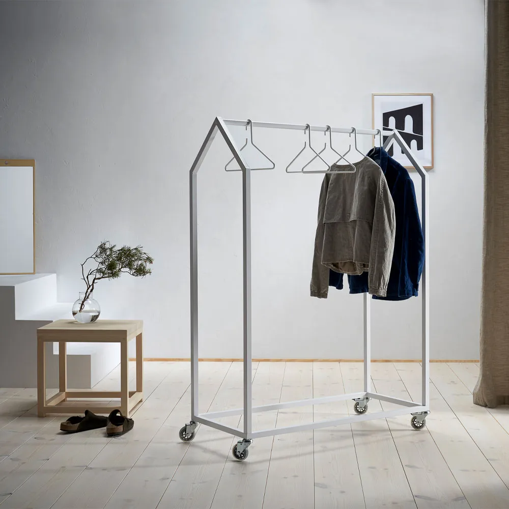 Clothing House 北欧简约风格衣架, 黑色 Essem Design