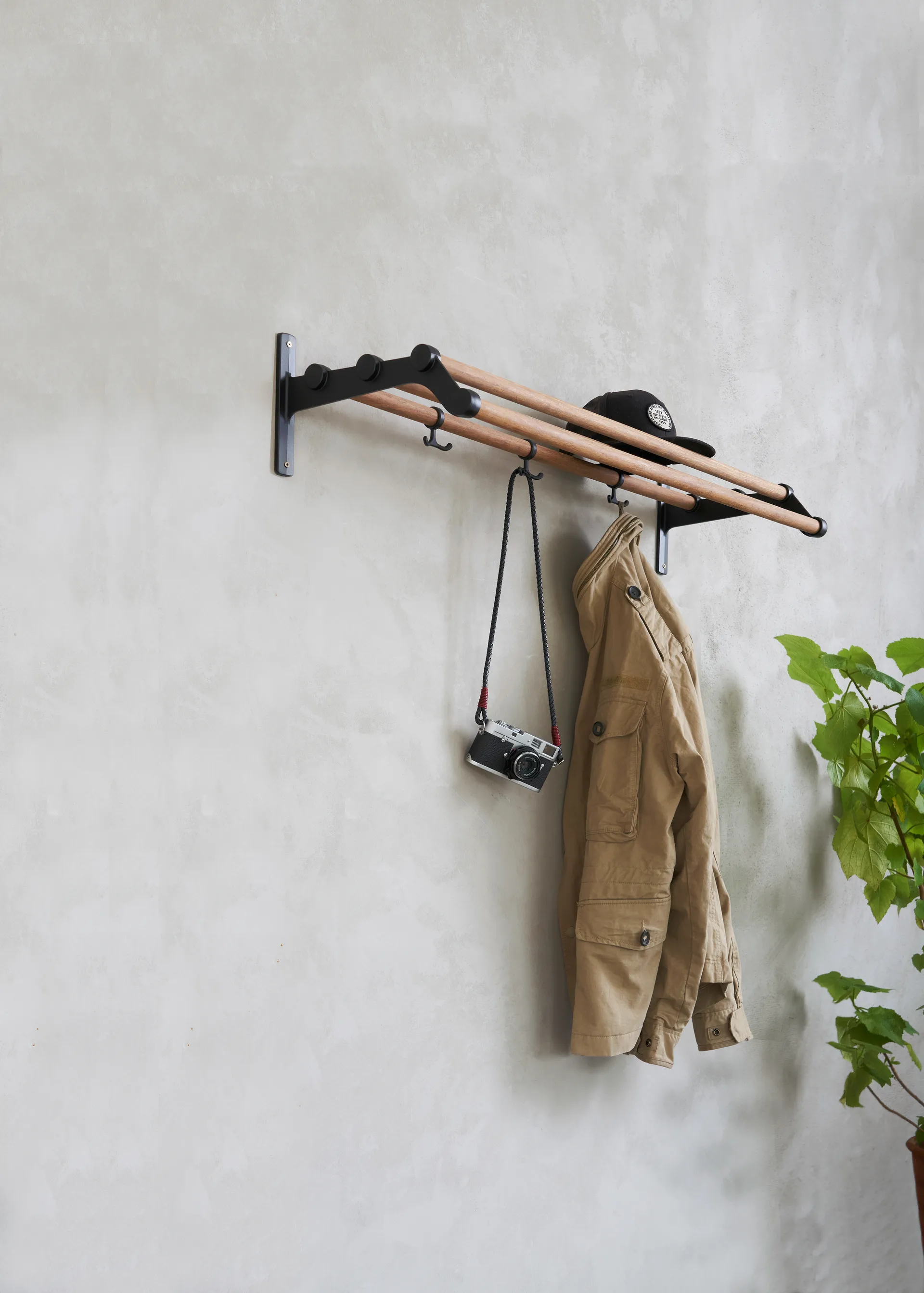 Nostalgi 291 hat shelf 100 cm, Bambu-黑色 Essem Design