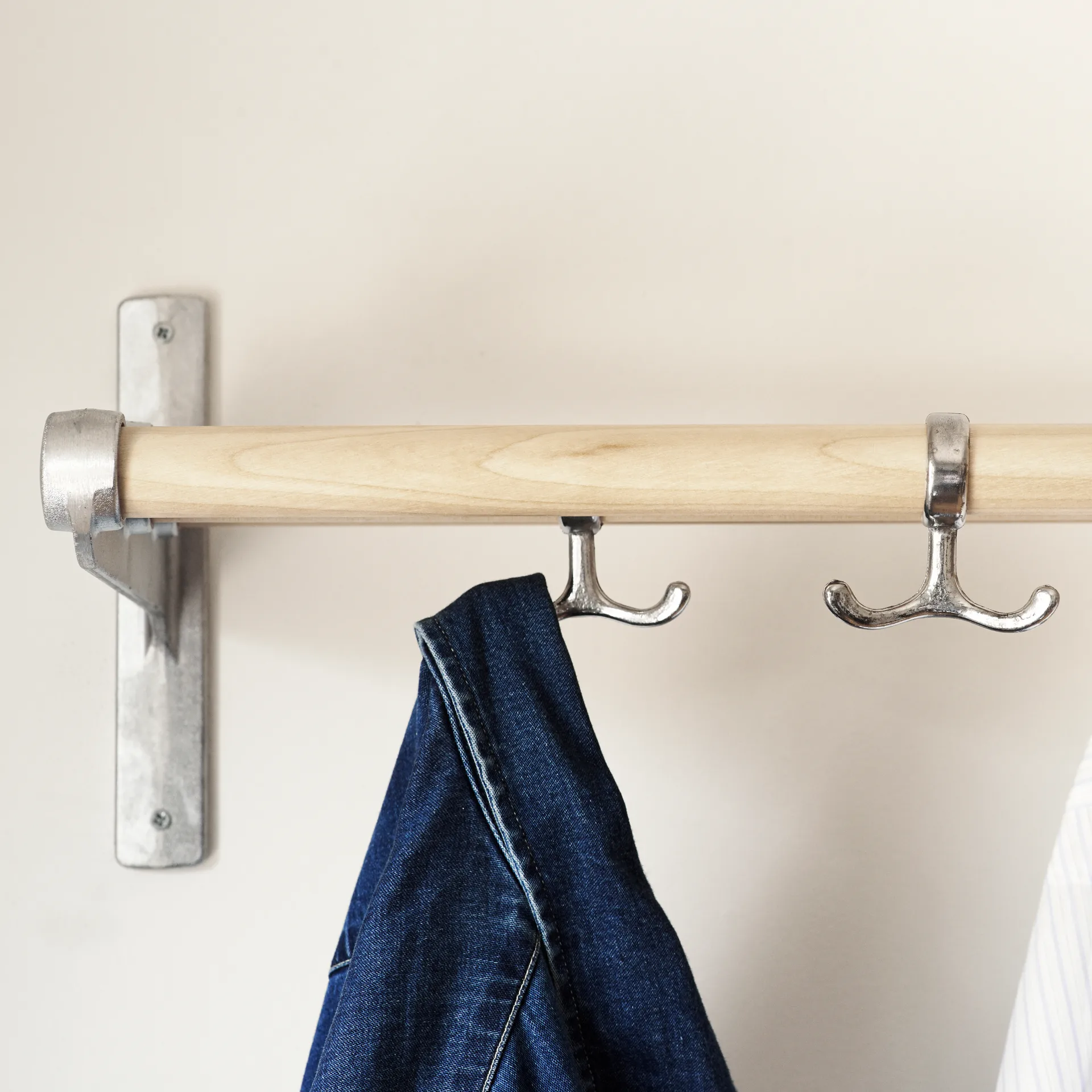 Nostalgi hook 两件套装, aluminum Essem Design