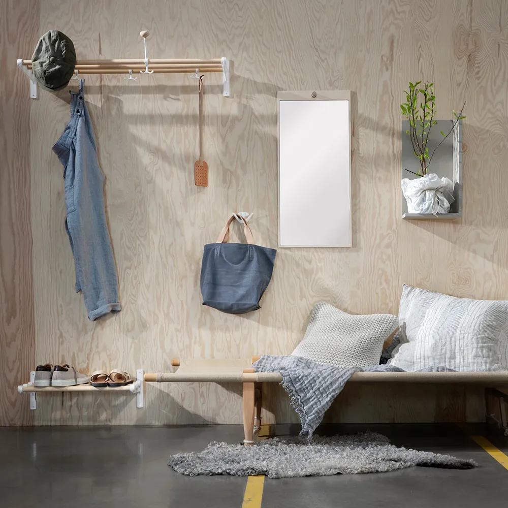 Oskar hook, 黑色, birch knob Essem Design