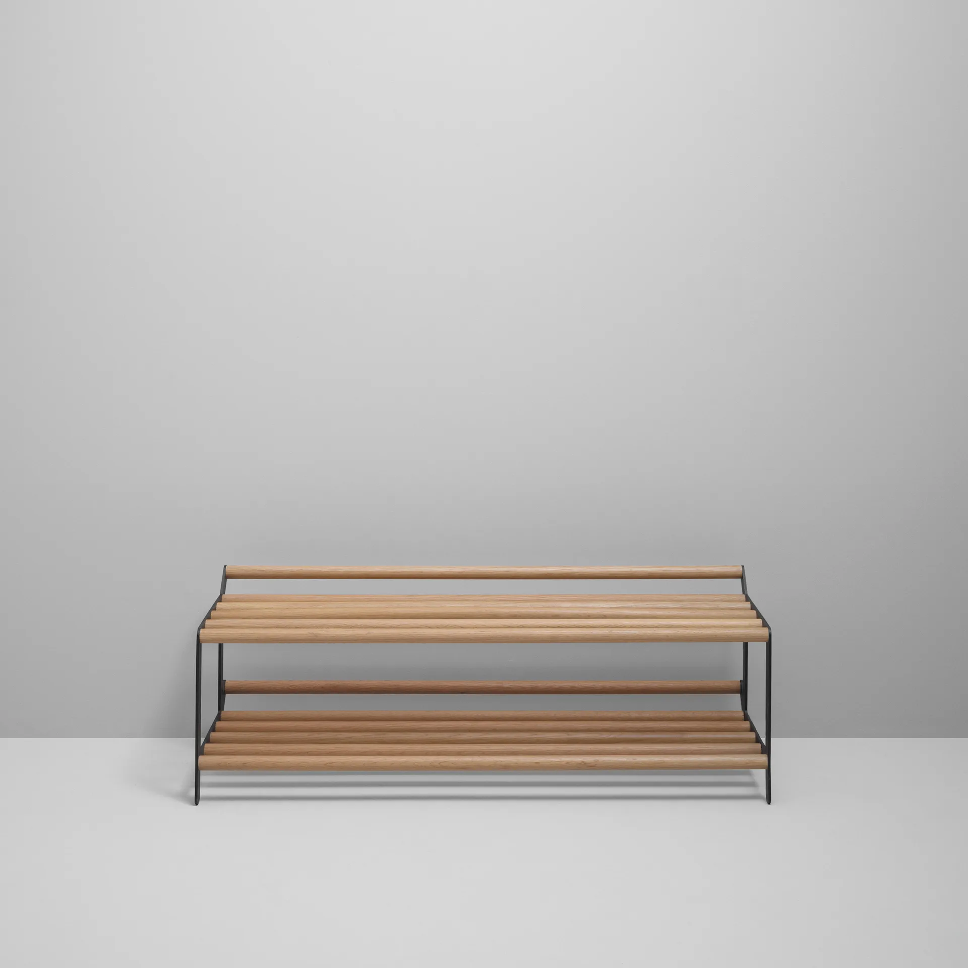 Tamburin 鞋架100cm, 橡木色_黑色 Essem Design