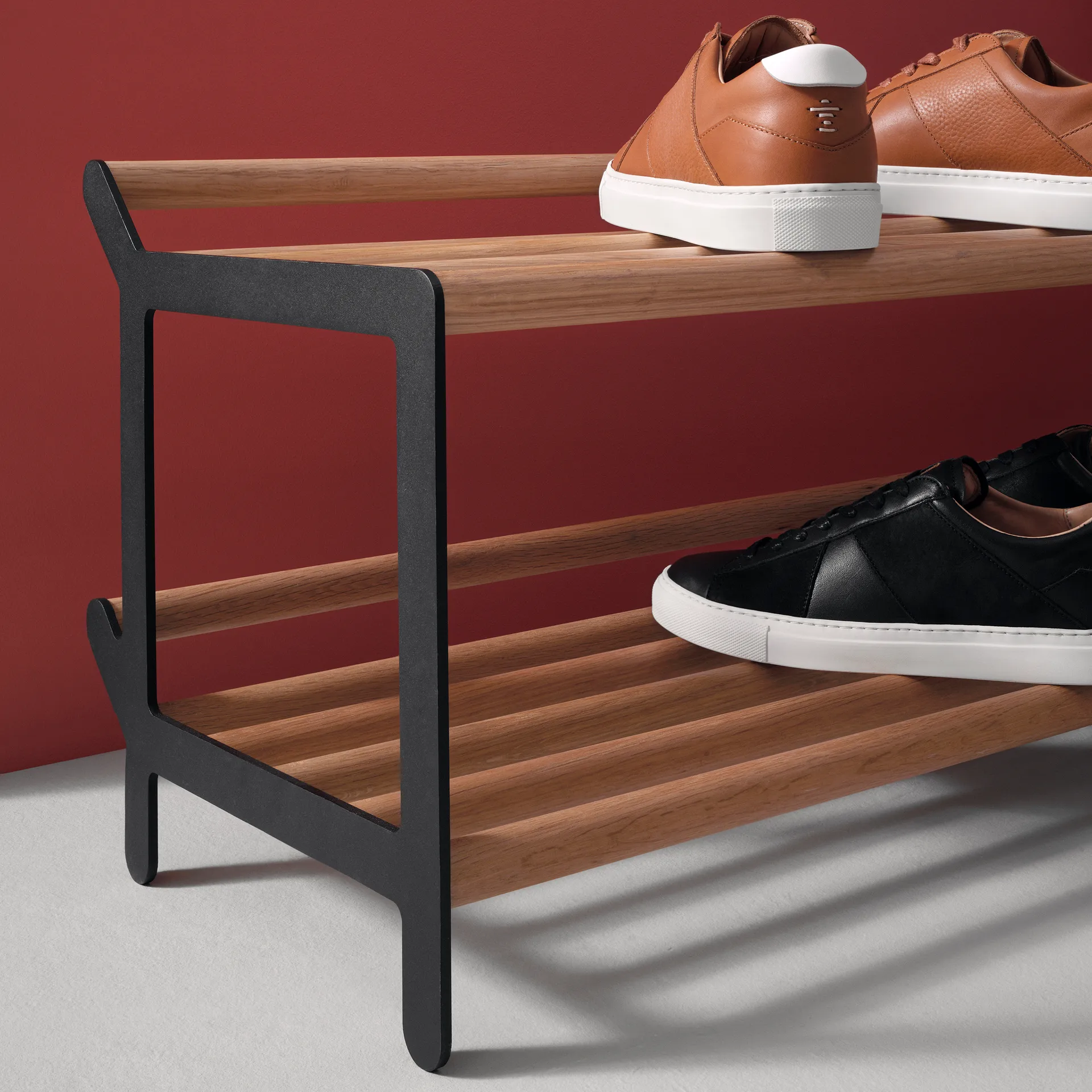 Tamburin shoe shelf 100 cm, oak-黑色 Essem Design