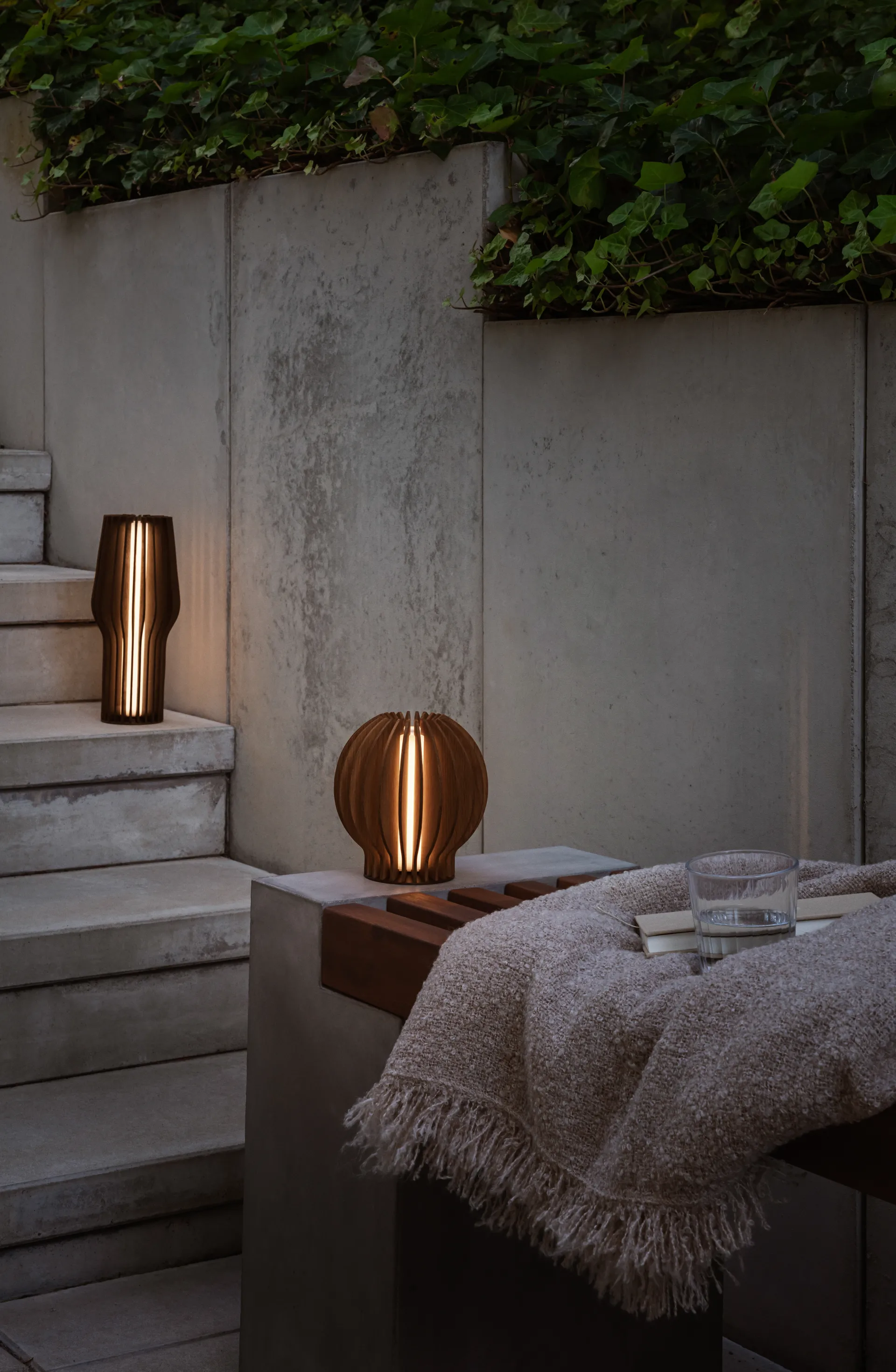 Eva Solo Radiant LED chargable 灯 - round, Smoked oak Eva Solo