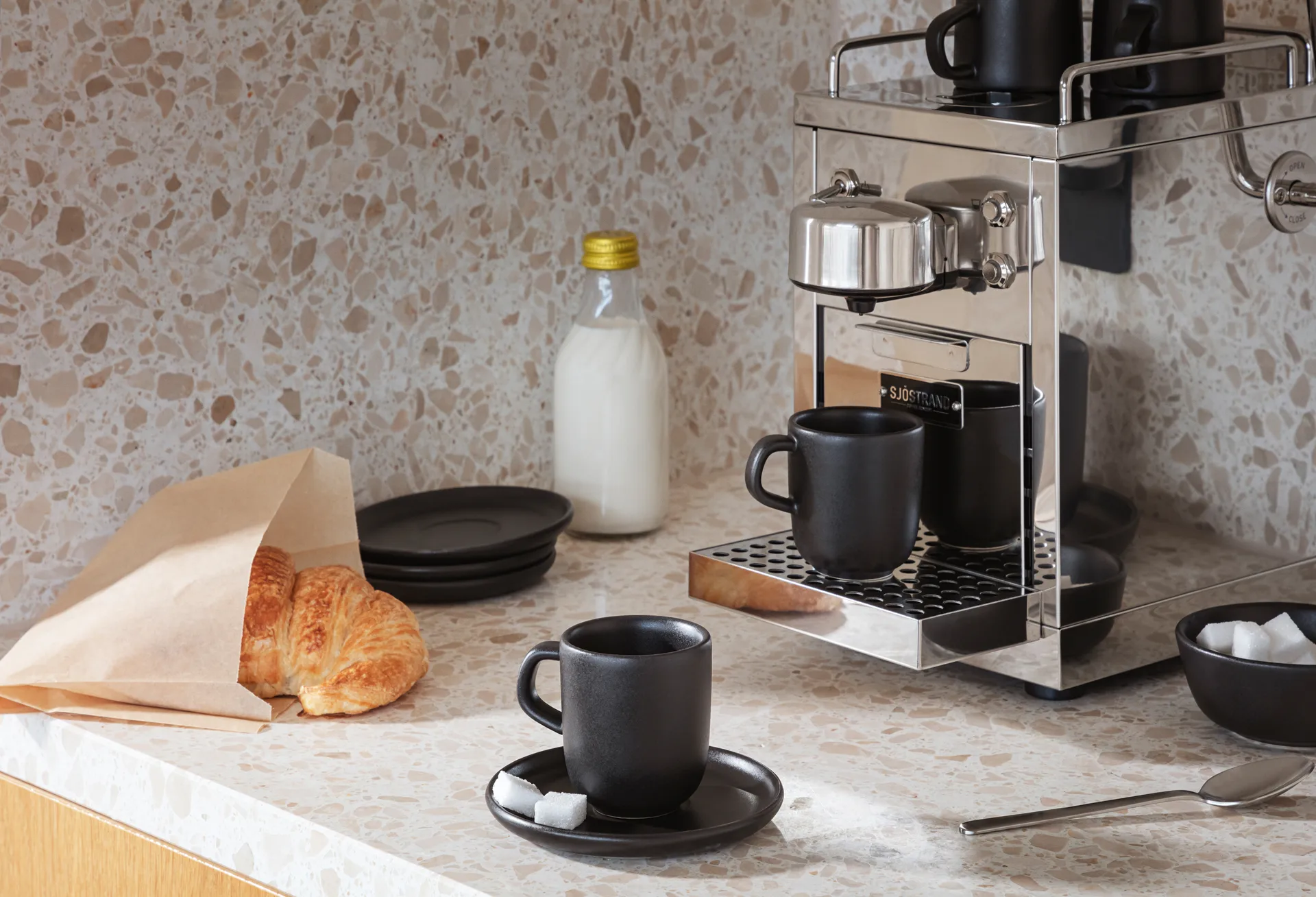 Nordic Kitchen 浓缩咖啡杯和碟子, 黑色 Eva Solo