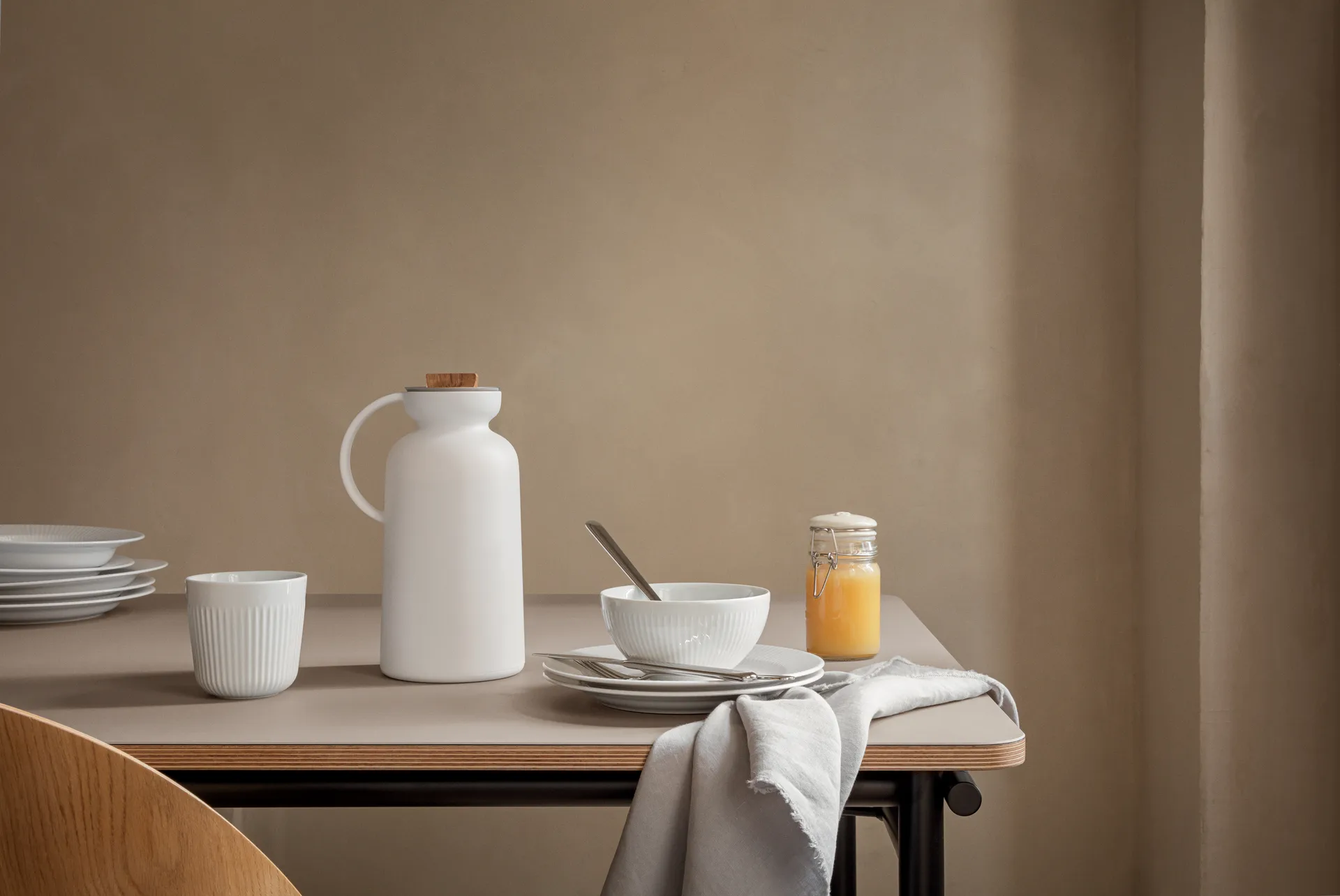 Silhoutte 热水瓶jug 1 L, 白色 Eva Solo