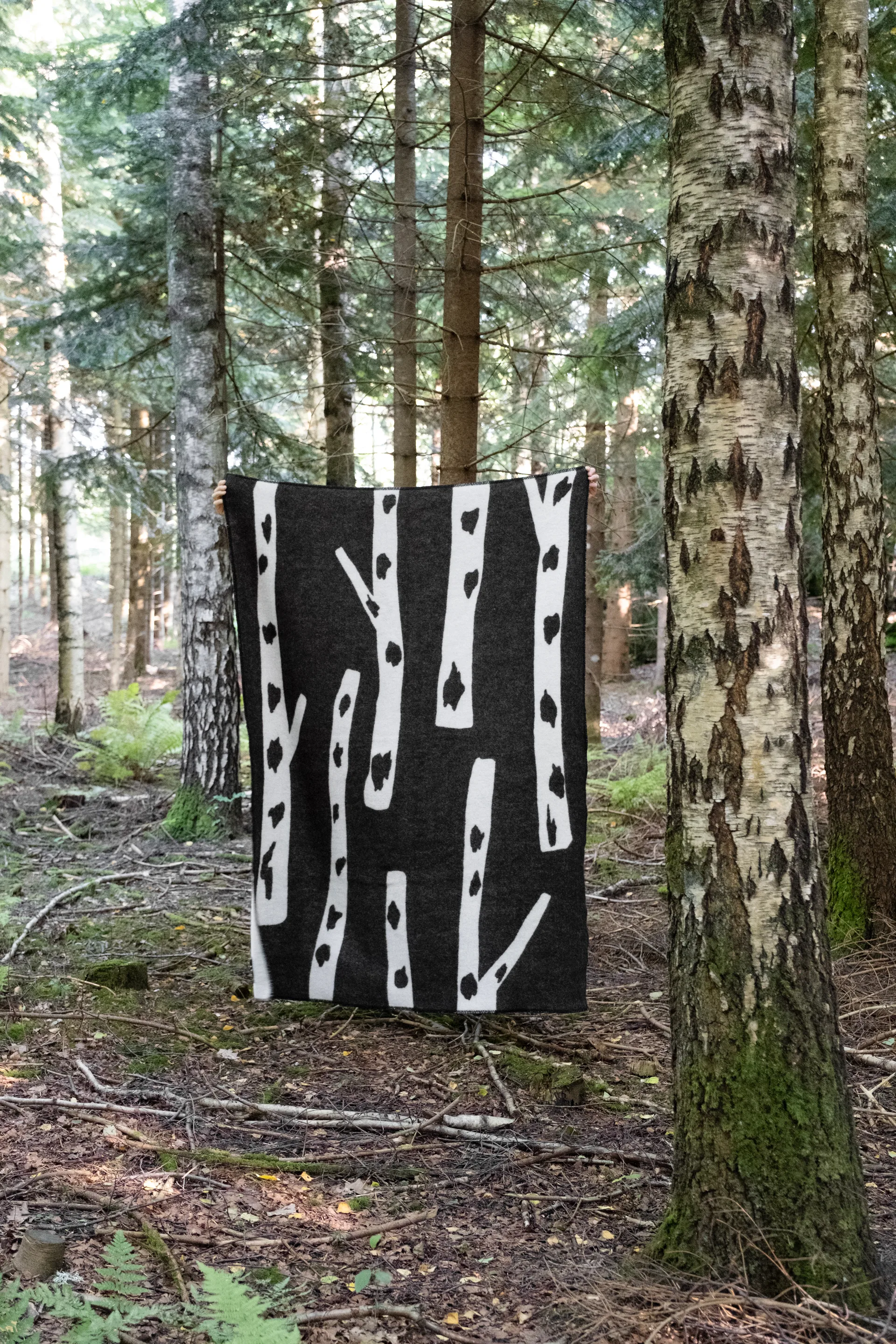 木 毯子 130x180 cm, 黑色-白色 Fine Little Day