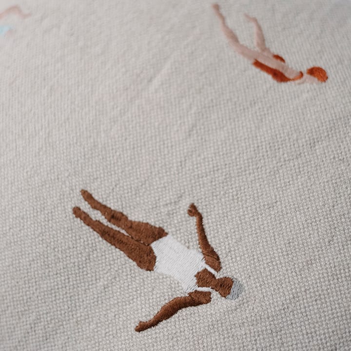 游泳者 北欧抱枕套 刺绣 48x48cm, 米色 Fine Little Day