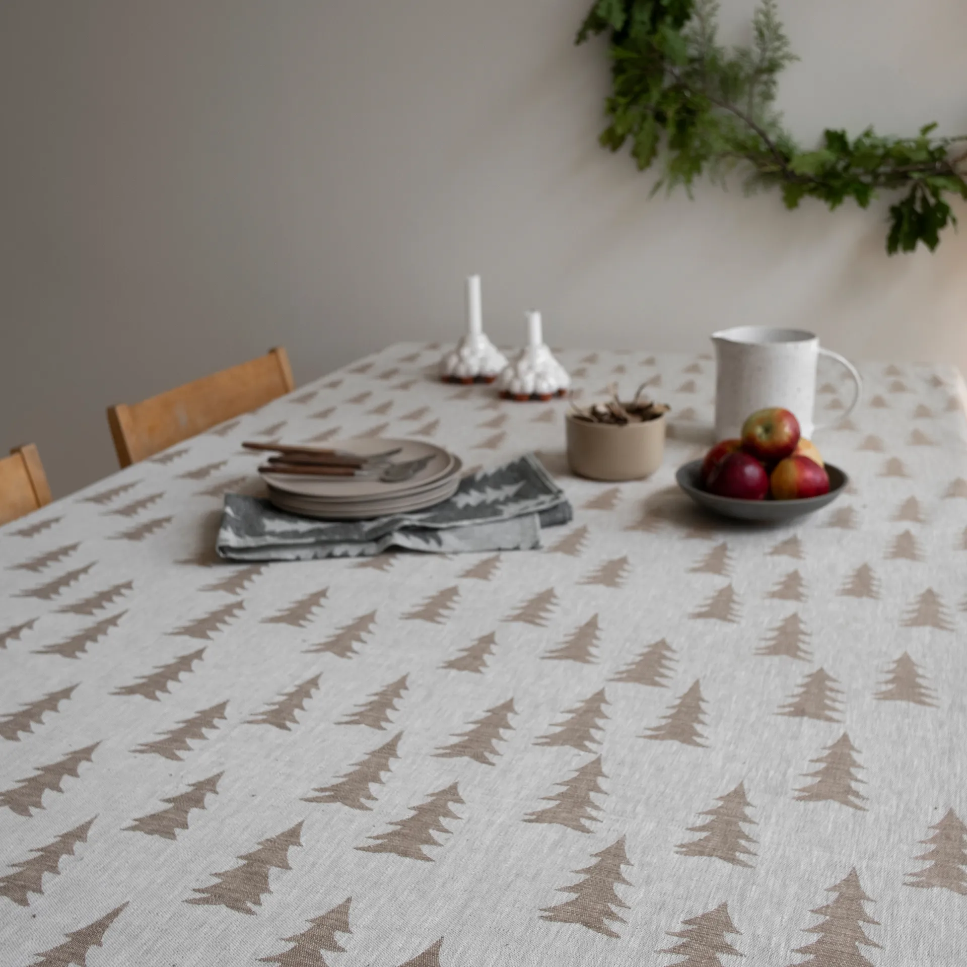 Gran jacquard-woven 桌子 cloth 147x250 cm, 沙色 Fine Little Day