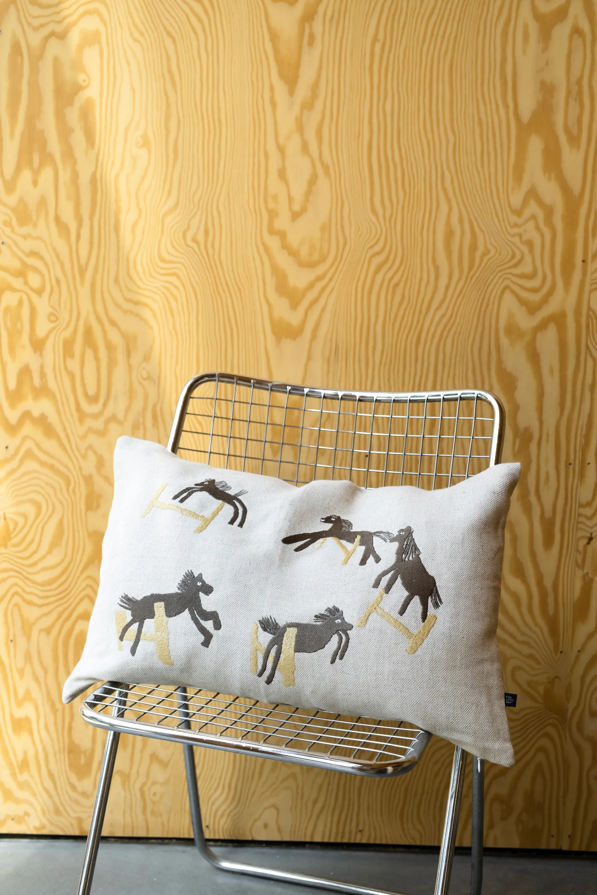 Jumping horse 靠枕套 38x58 cm, 原色/自然色 Fine Little Day