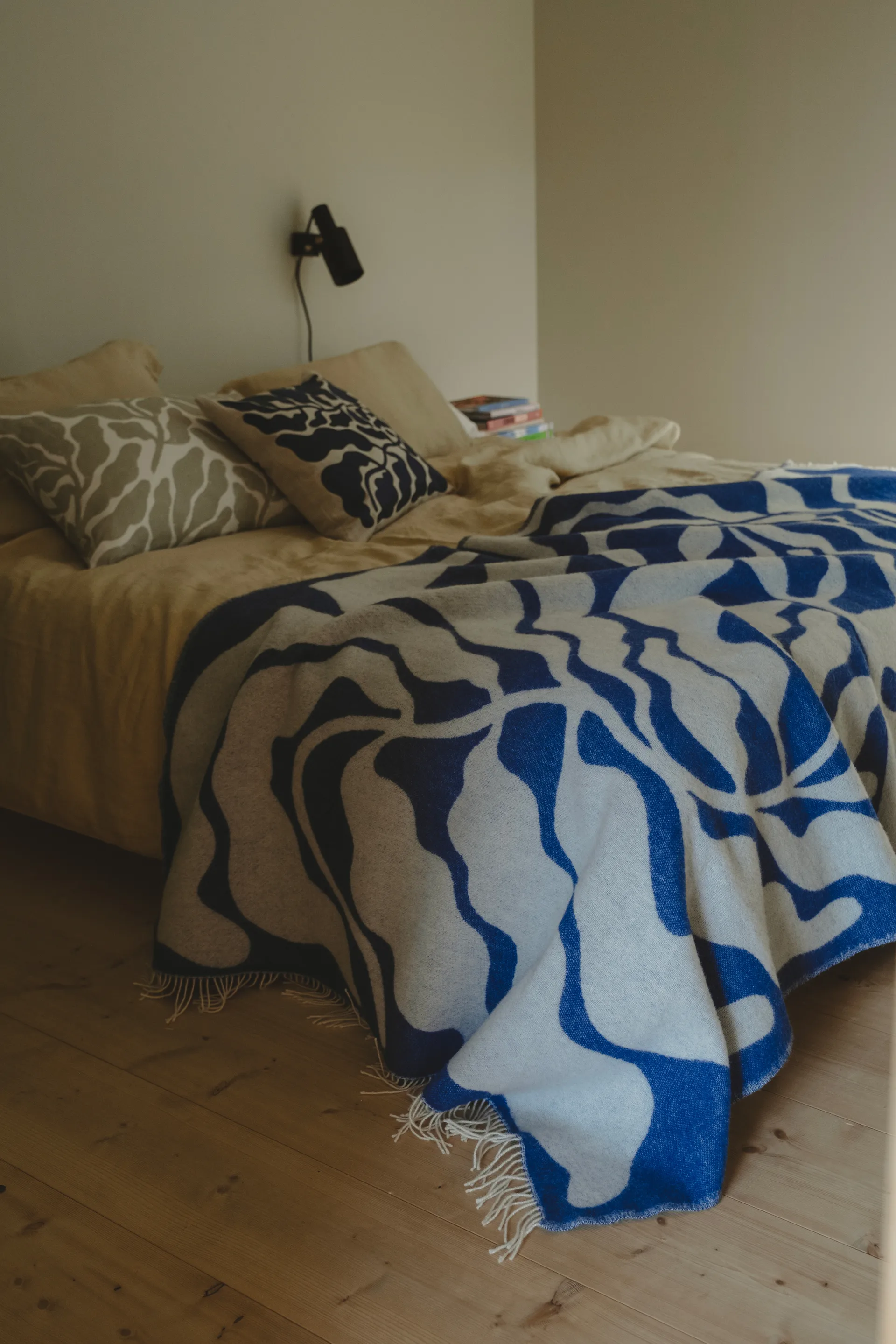 Leaves 毯子 130x220 cm, 蓝色-白色的 Fine Little Day