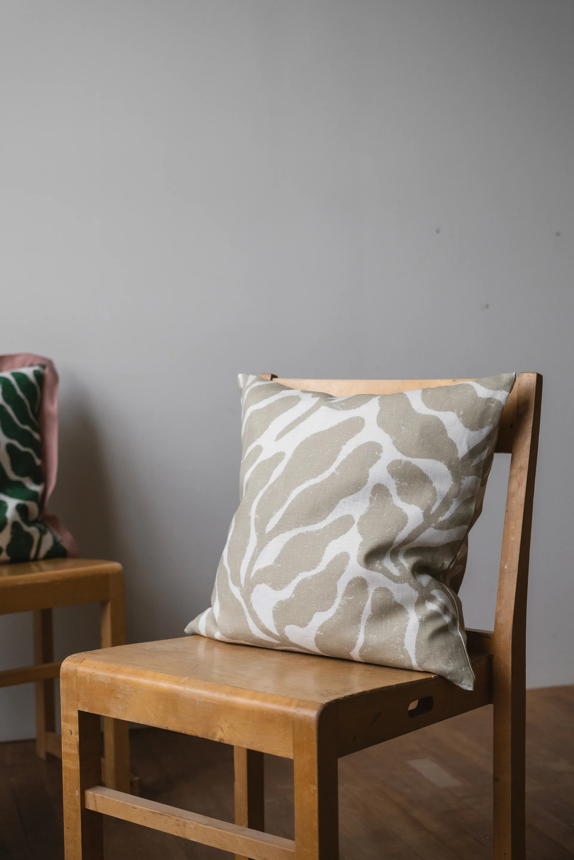 Leaves 靠枕套 48x48 cm, 沙色 Fine Little Day