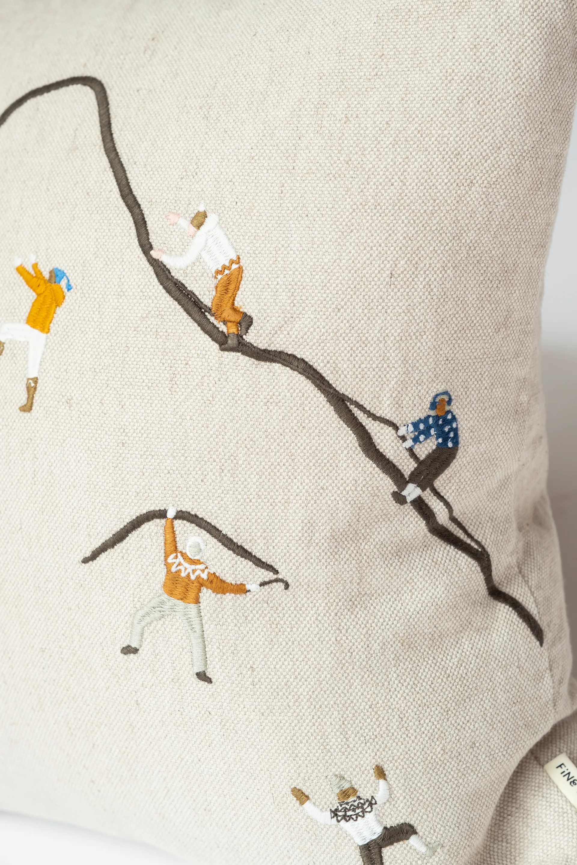 登山者Mountain climbers枕套_48x48cm, 自然色 Fine Little Day