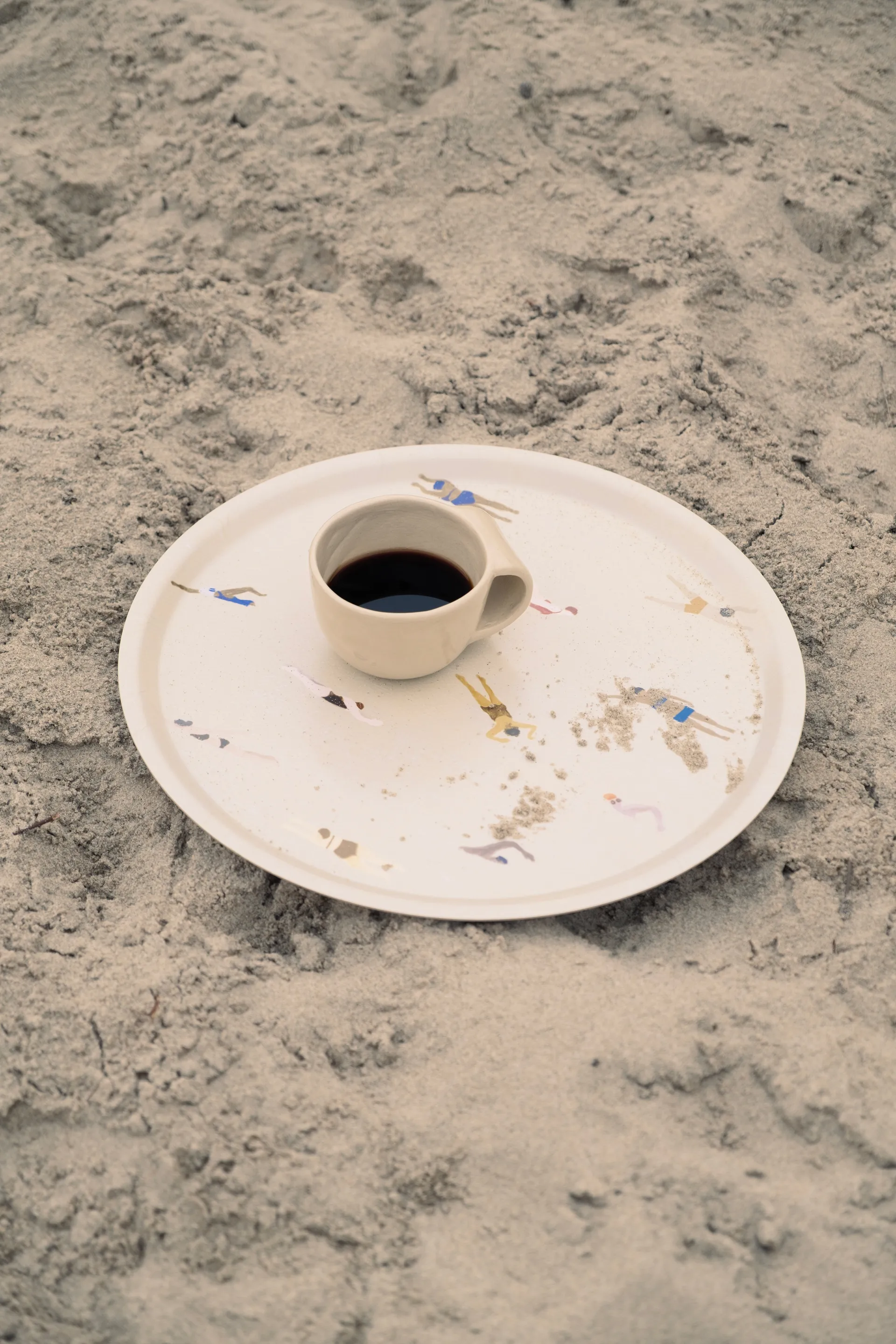 Swimmers 托盘 Ø38 cm, 米色 Fine Little Day