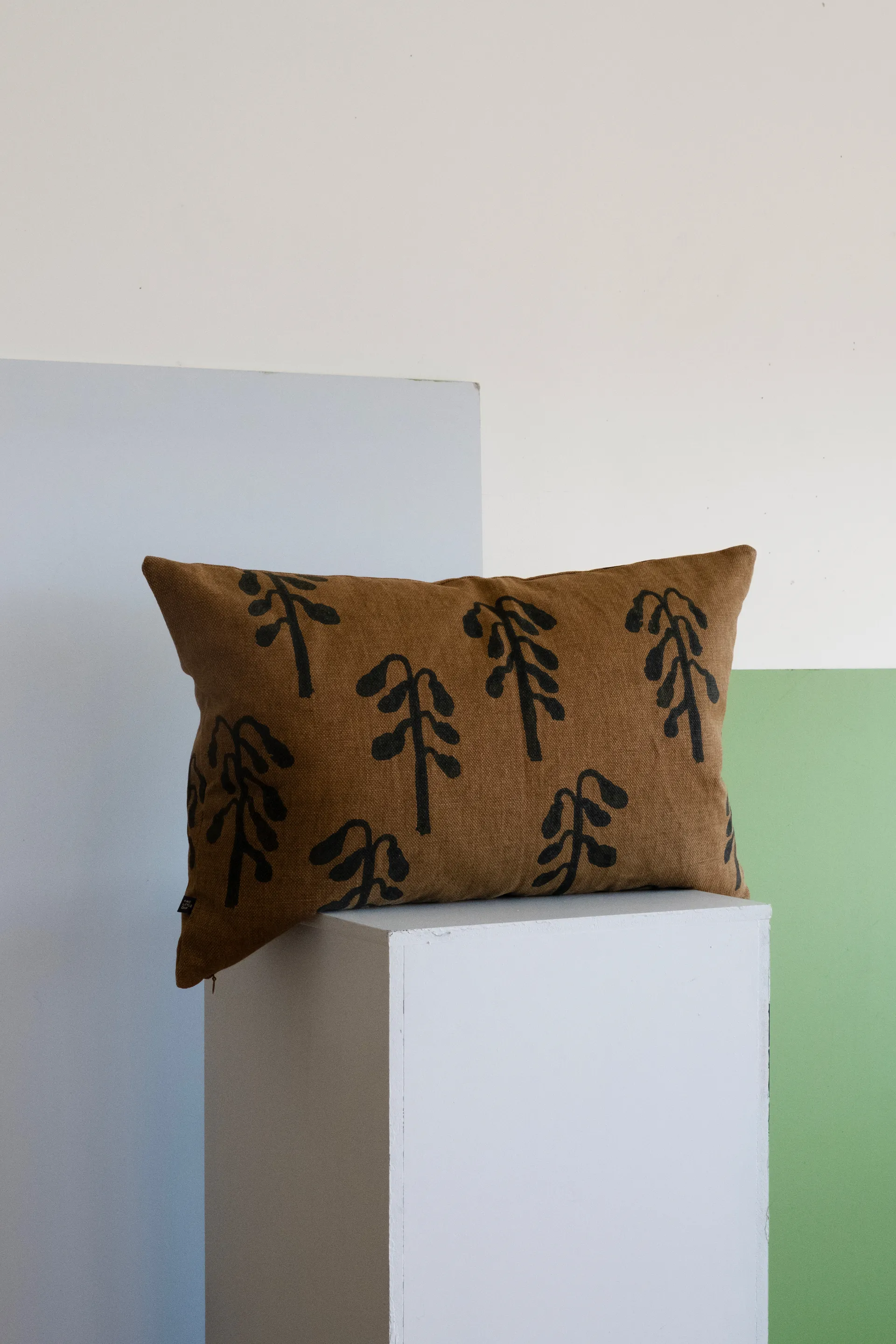 Weeping 木 靠枕套 38x58 cm, 褐色 Fine Little Day