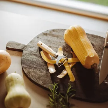 Folken 去皮器 - Y型削皮器，旋转刀片 - Fiskars