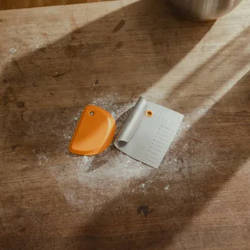 Functional Form 面团刮板 - 金属-硅胶，2件套 - Fiskars