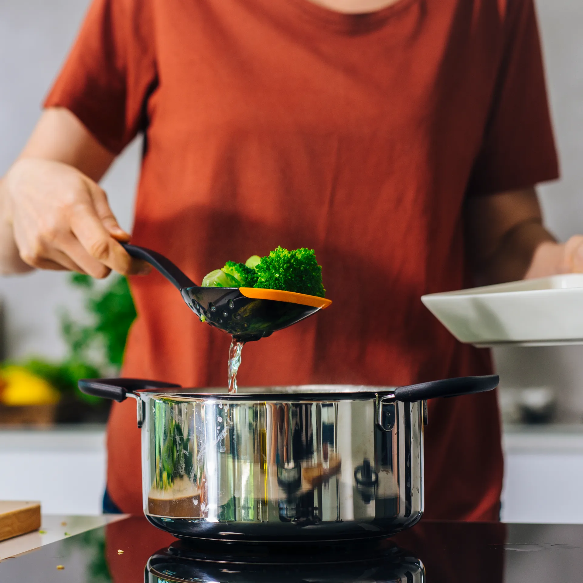 Functional Form cooking spoon 29.6 cm, 黑色 Fiskars