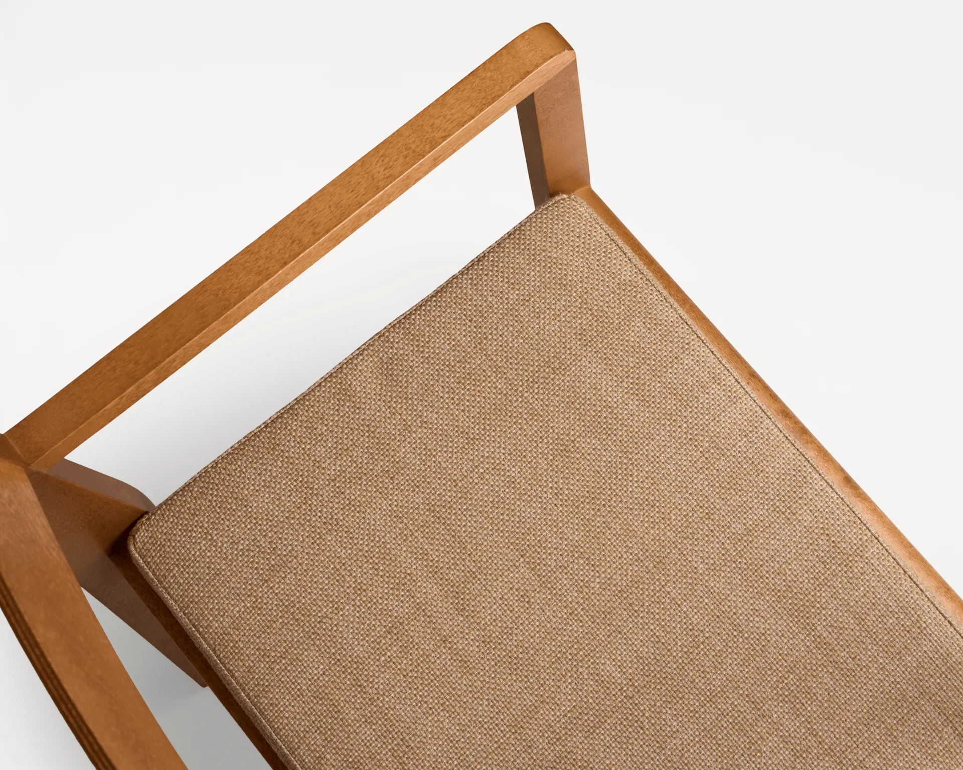 Armrest Chair 01 扶手椅, 深棕色桦木 FRAMA