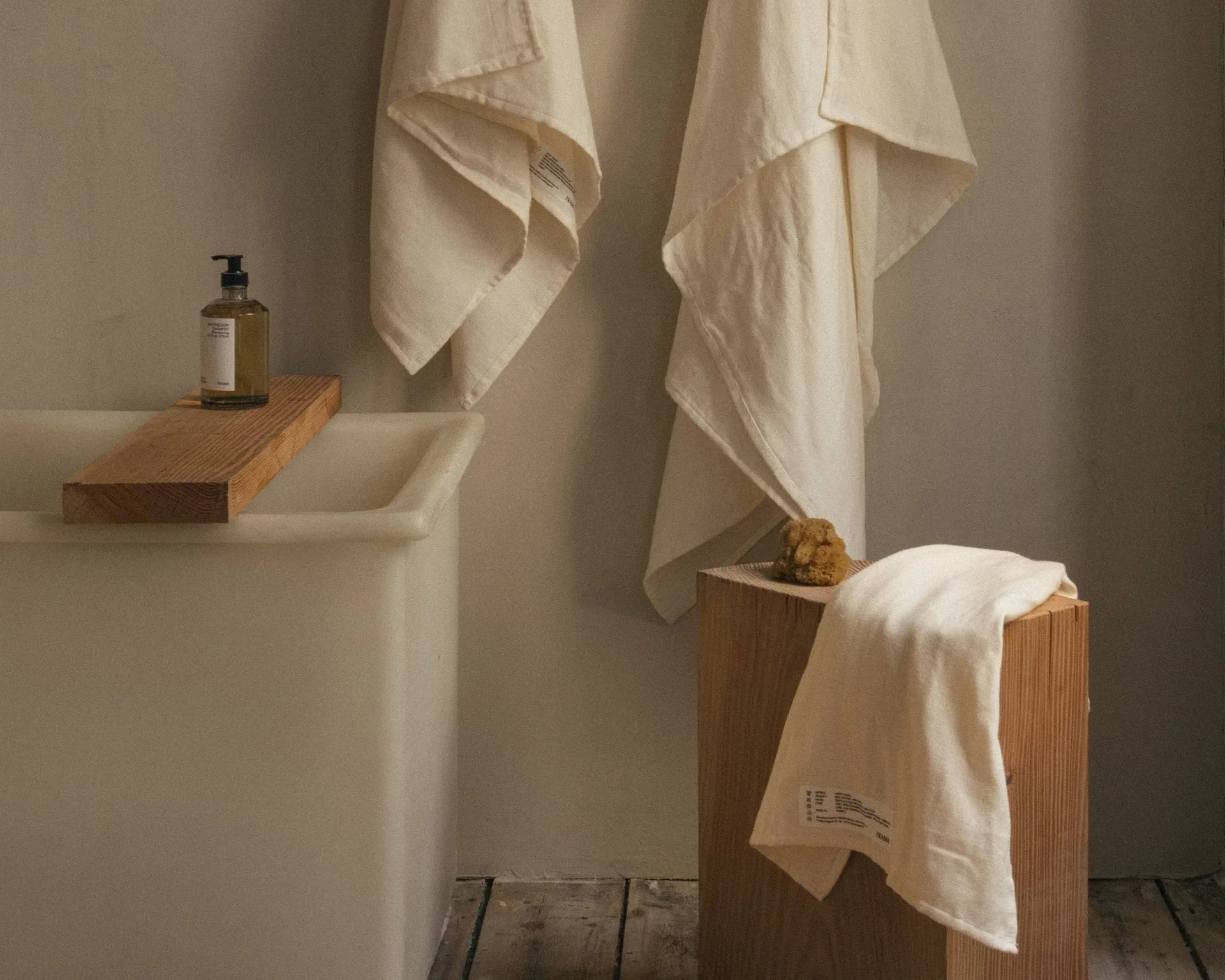 Light Towel 浴巾 150x100 cm, Bone white (白色) FRAMA