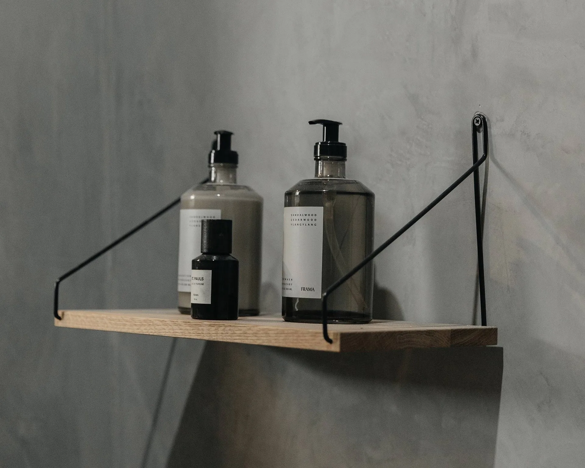 Single Shelf 壁架, 橡木-黑色, 60x20 cm FRAMA