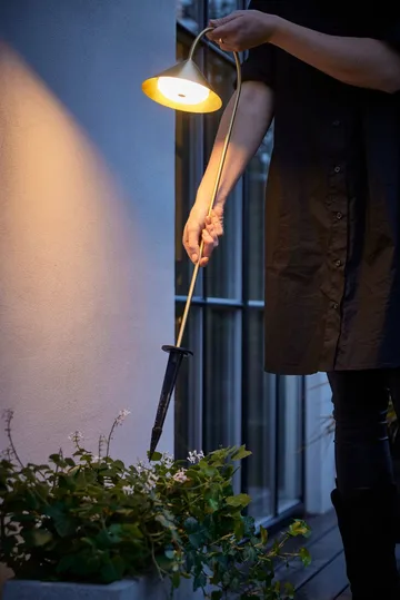 Grasp Garden Spear 插地式花园金属灯 - 黄铜色_82cm - Frandsen