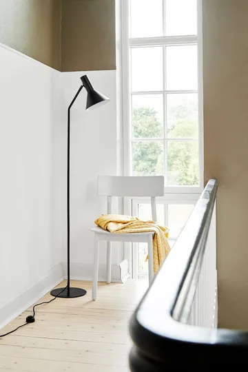 Lyss 莱斯系列金属落地灯 - 哑光黑色_150cm - Frandsen