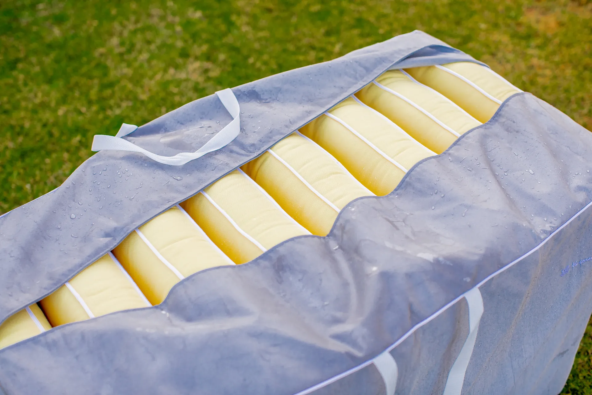 01 rain cover for 靠枕|靠垫 55, 灰色 Fri Form