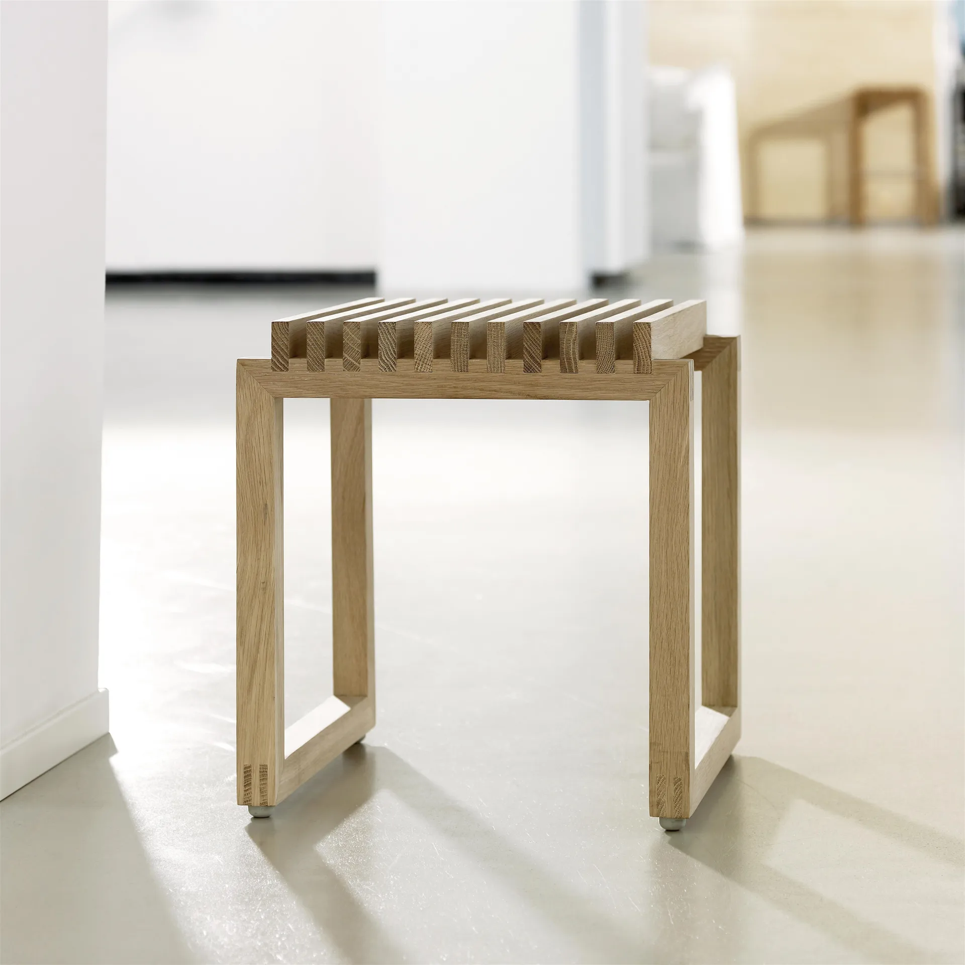 Cutter 北欧风格圆凳坐凳, 橡木色 Fritz Hansen