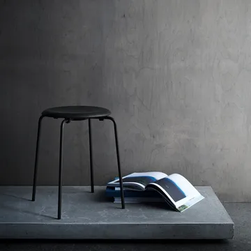Dot 吧台凳 皮革 - 牛仔黑色 - Fritz Hansen
