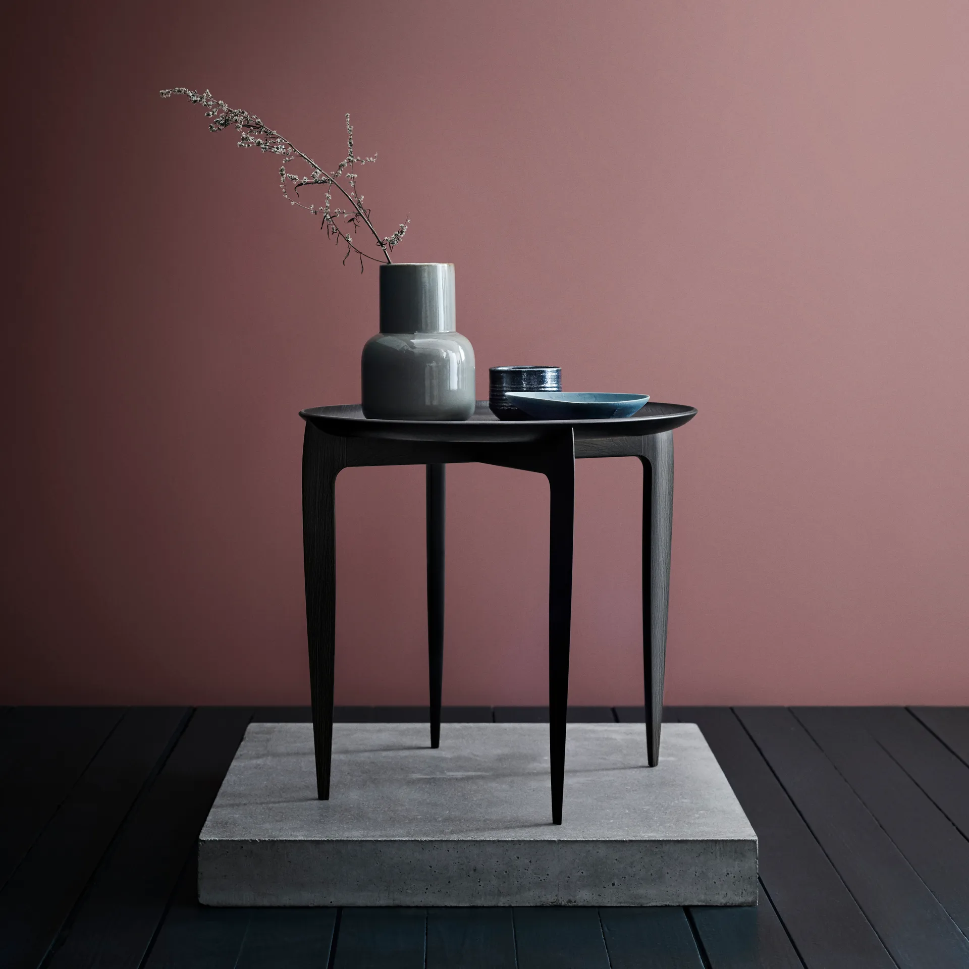 Foldable Tray 桌子 Ø 45 cm, 黑色 Fritz Hansen