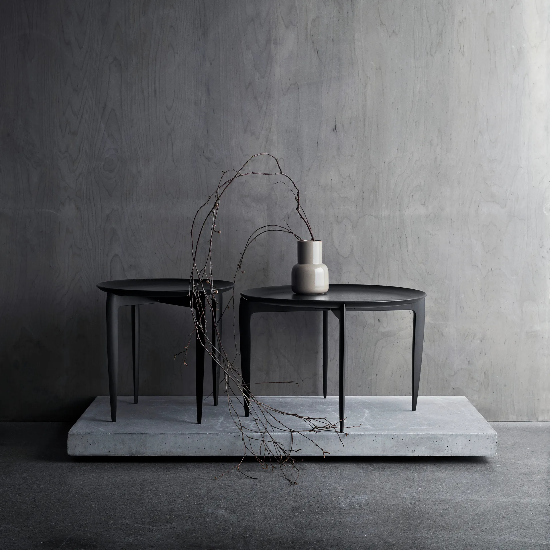 Foldable Tray 桌子 Ø60 cm, 黑色 Fritz Hansen